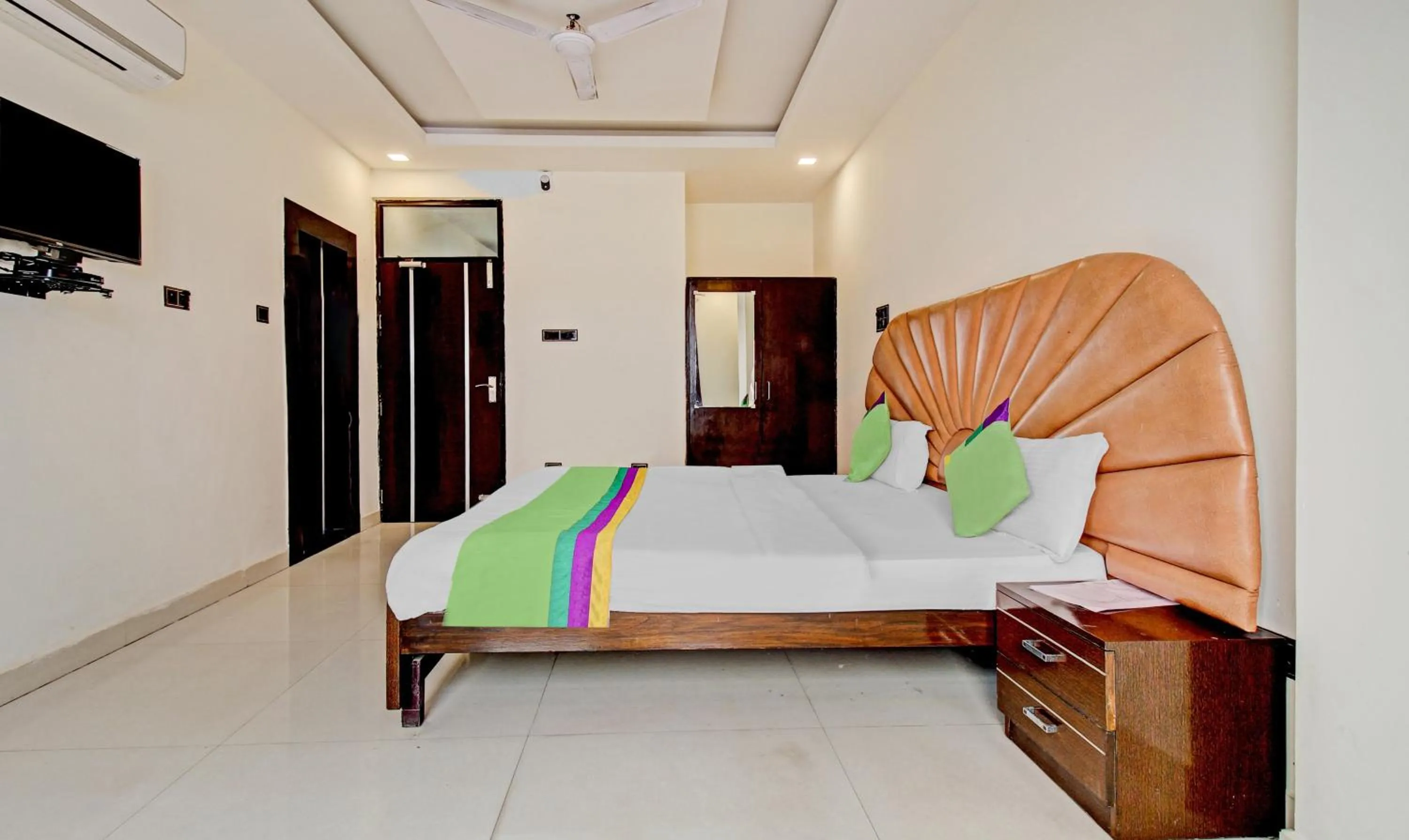 Bedroom, Bed in Treebo Silver Grand