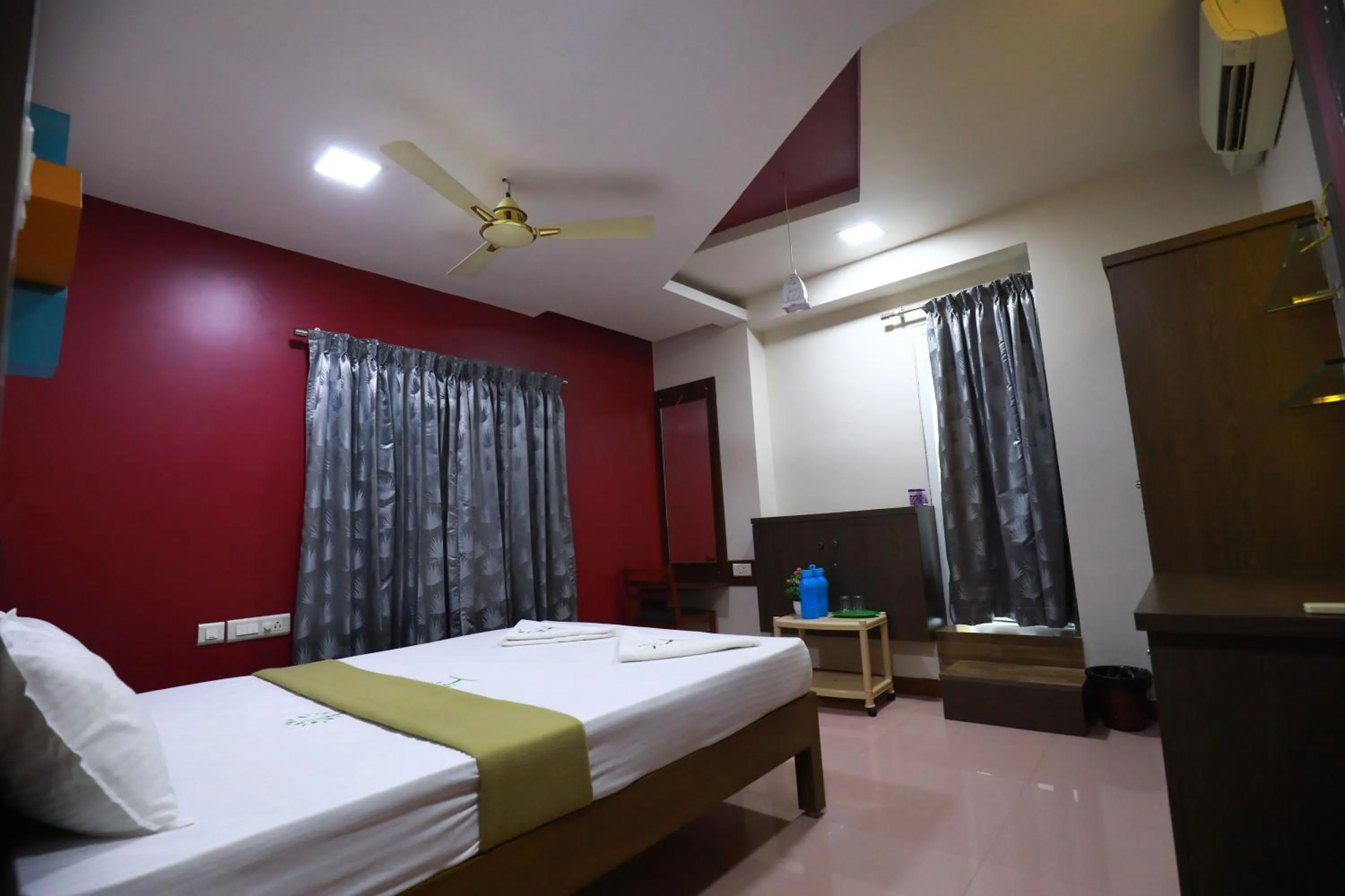 Bed in The Ideal Nest Kumbakonam