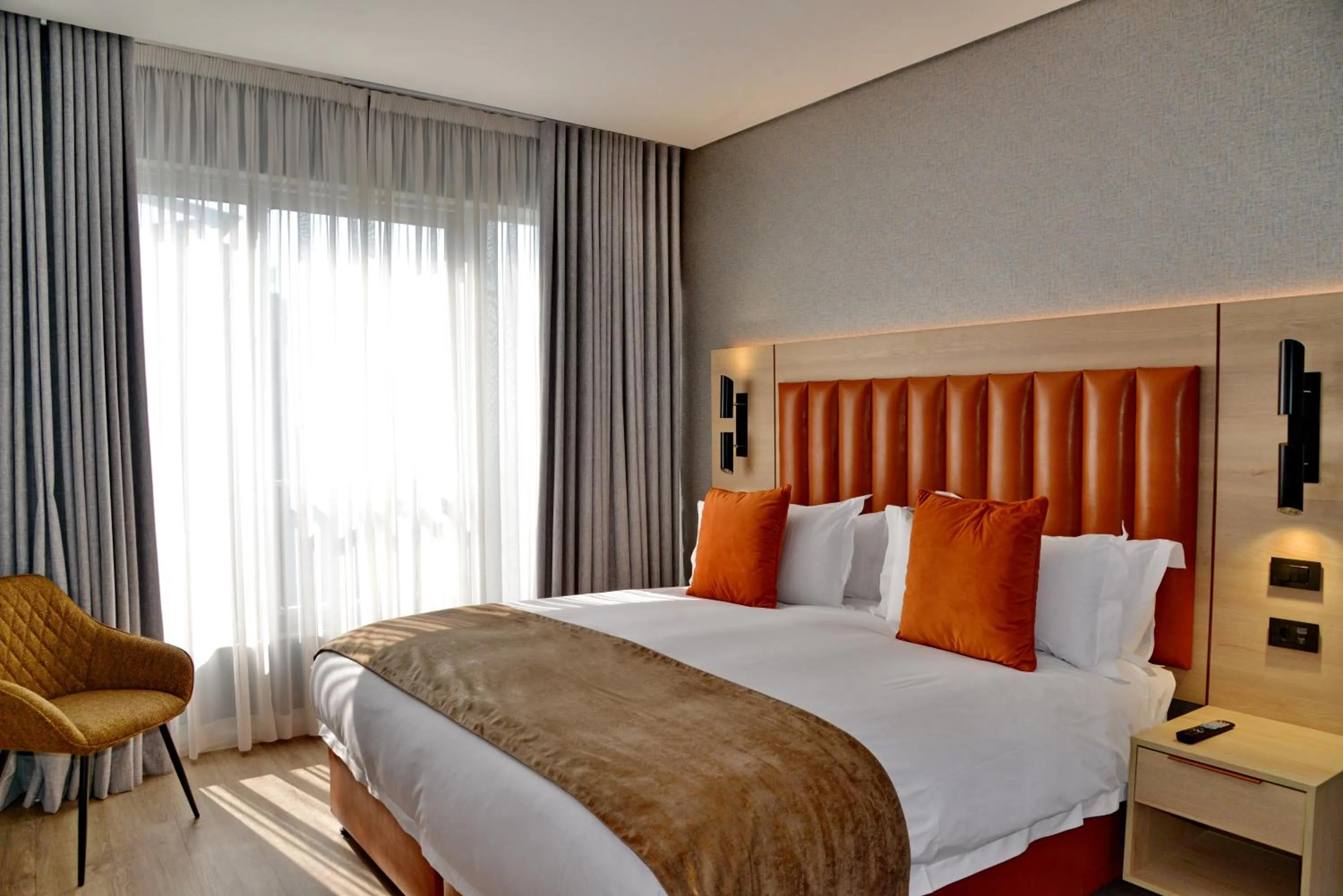 Bedroom, Bed in @Sandton Hotel