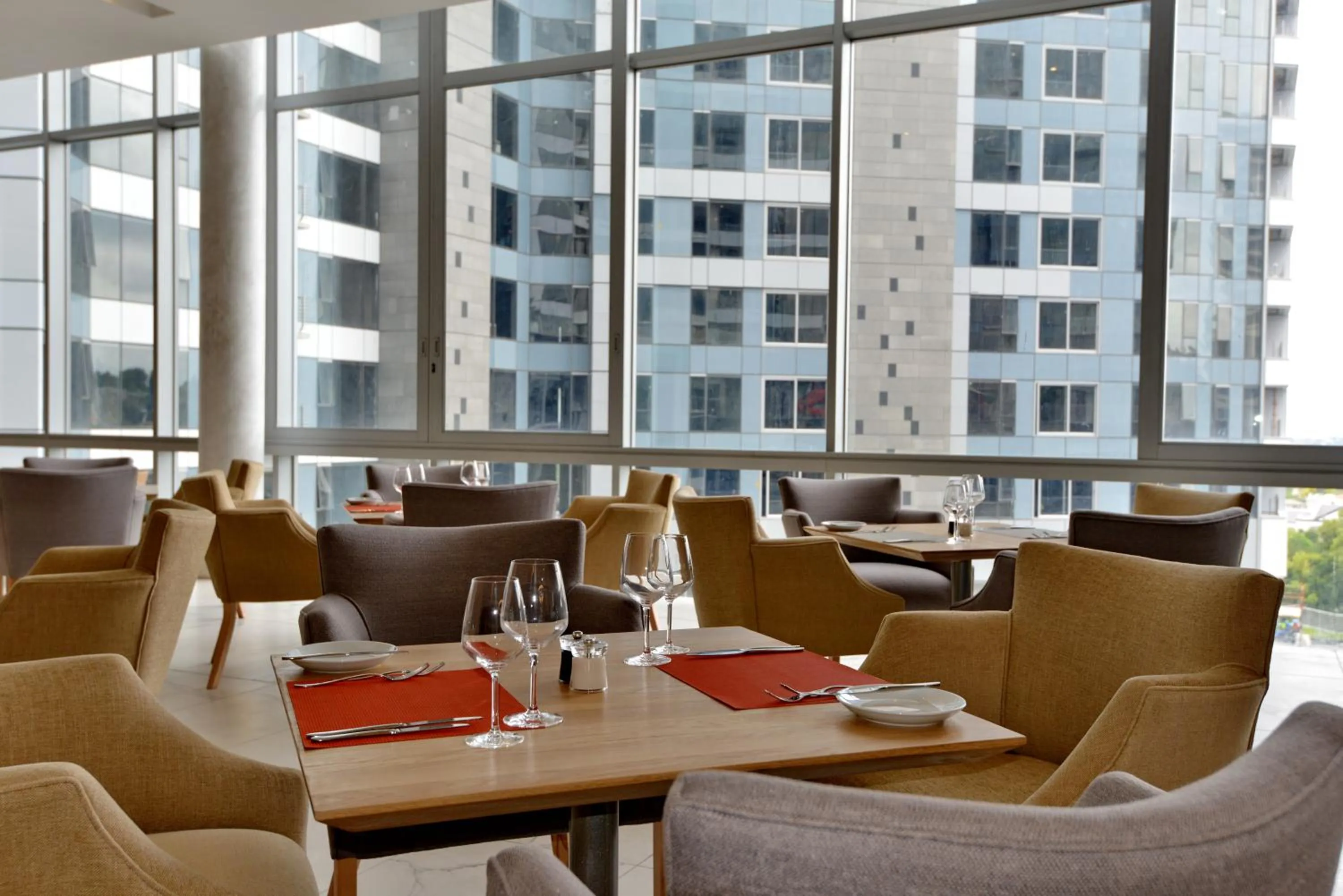 Restaurant/places to eat in @Sandton Hotel