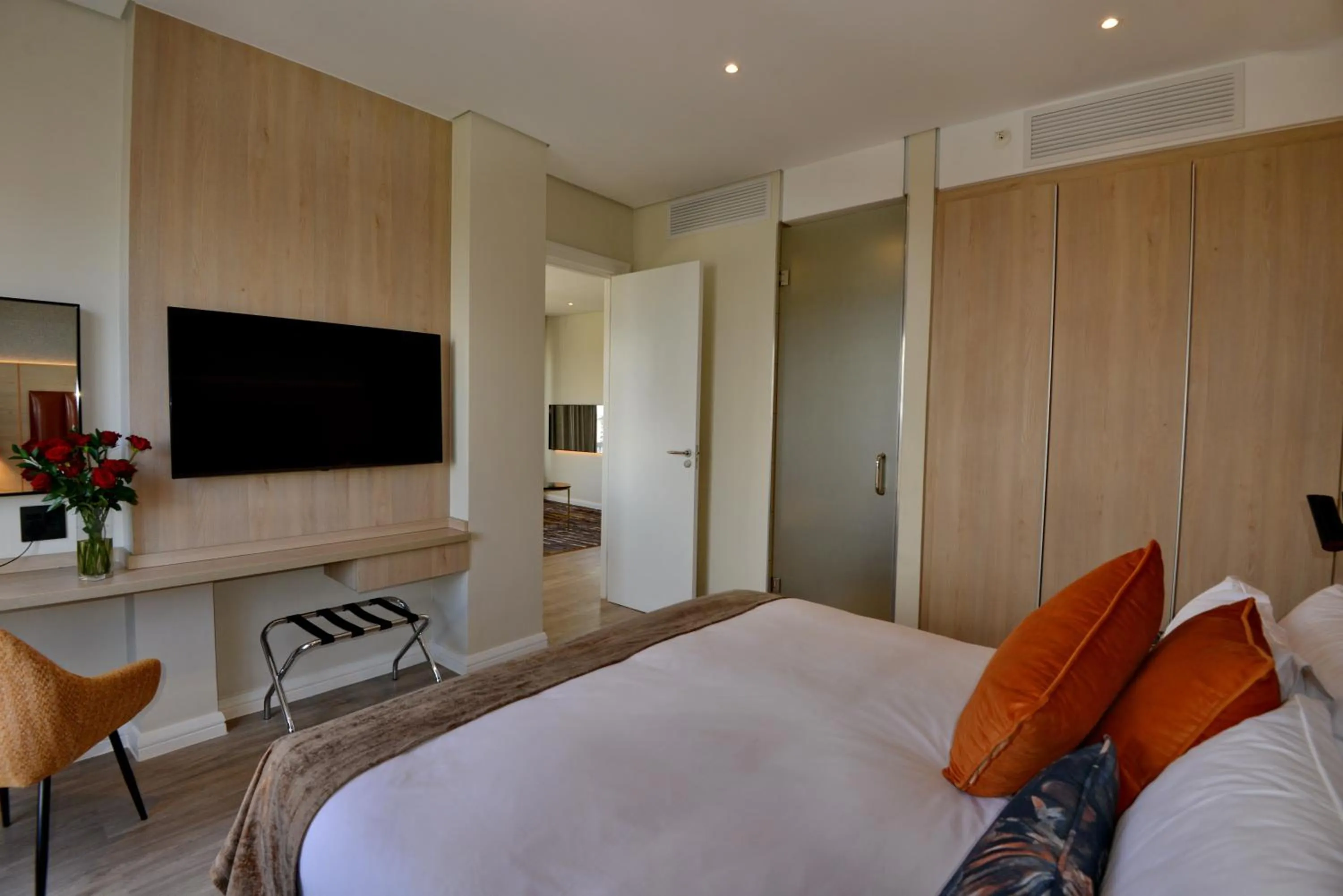 Bedroom, Bed in @Sandton Hotel