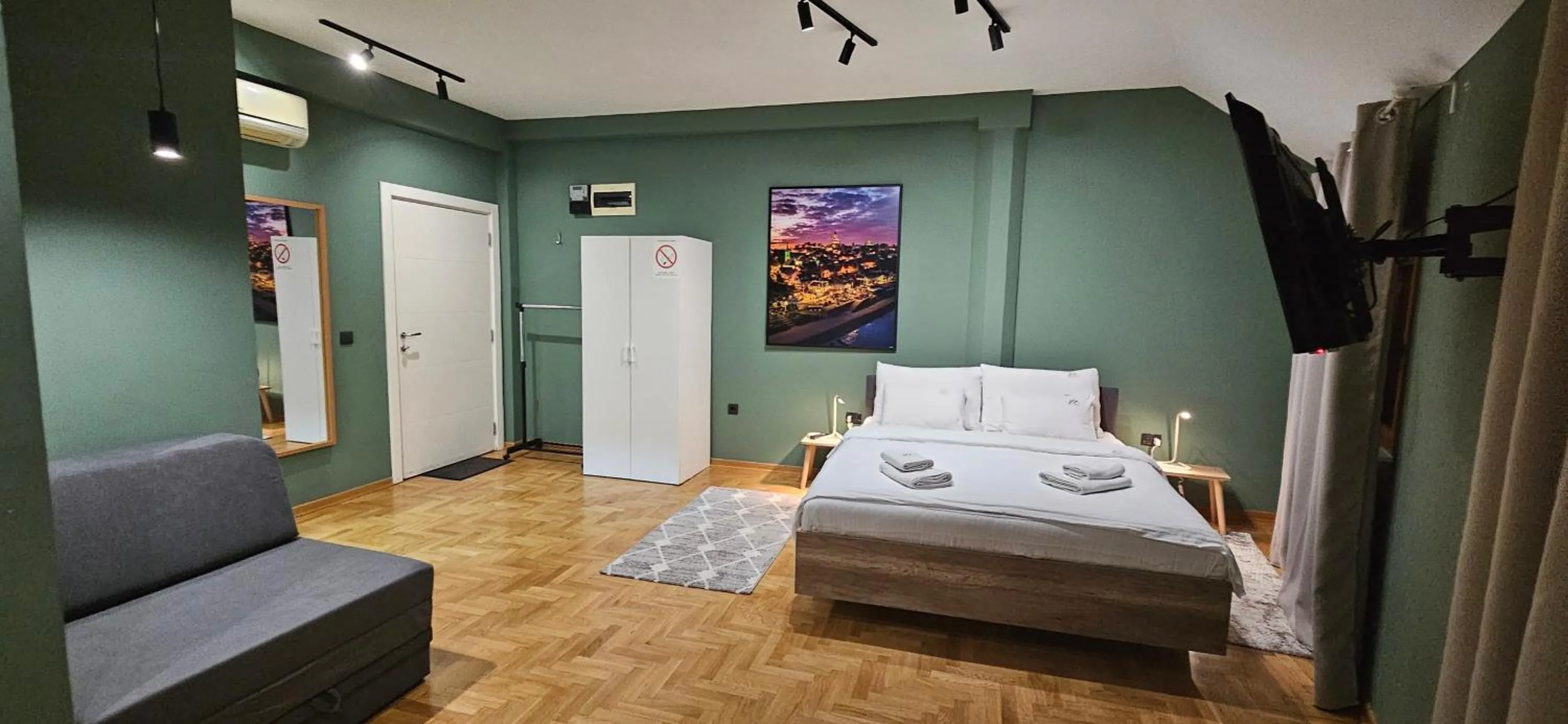 Superior Apartment with City View in Aleksei Apartmani