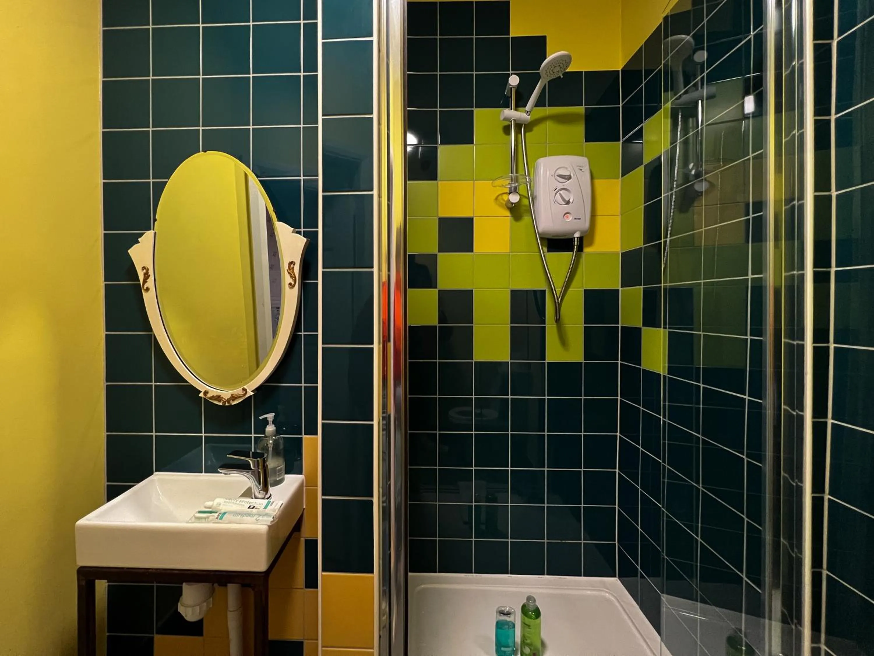 Shower in Art Hostel