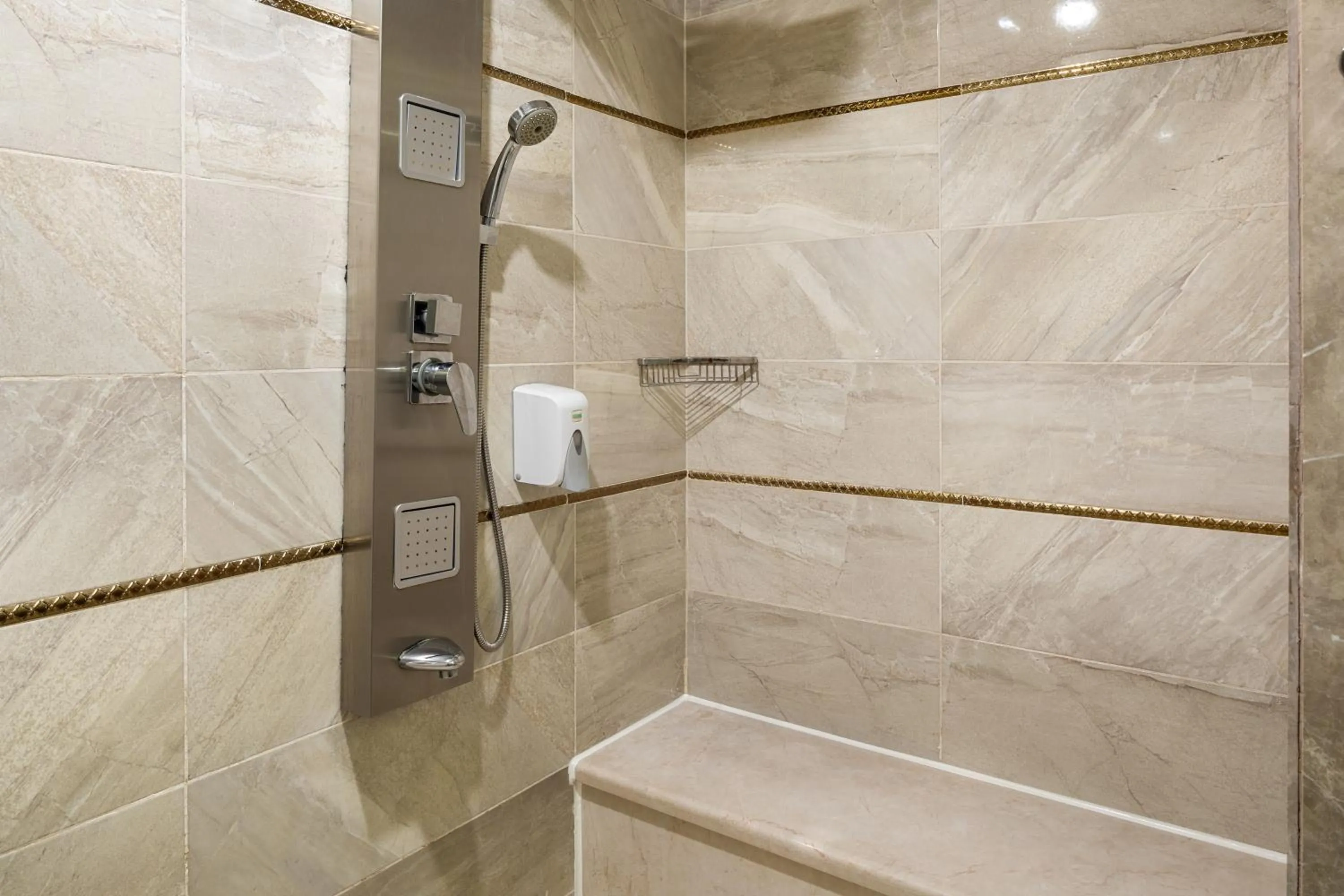 Shower in Beach Albatros The Club - Aqua Park