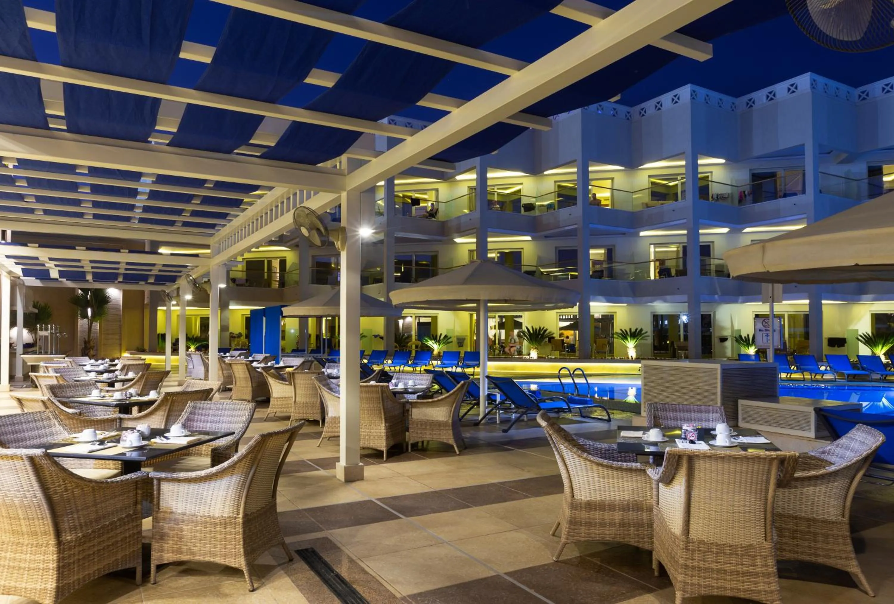 Restaurant/places to eat in Beach Albatros The Club - Aqua Park