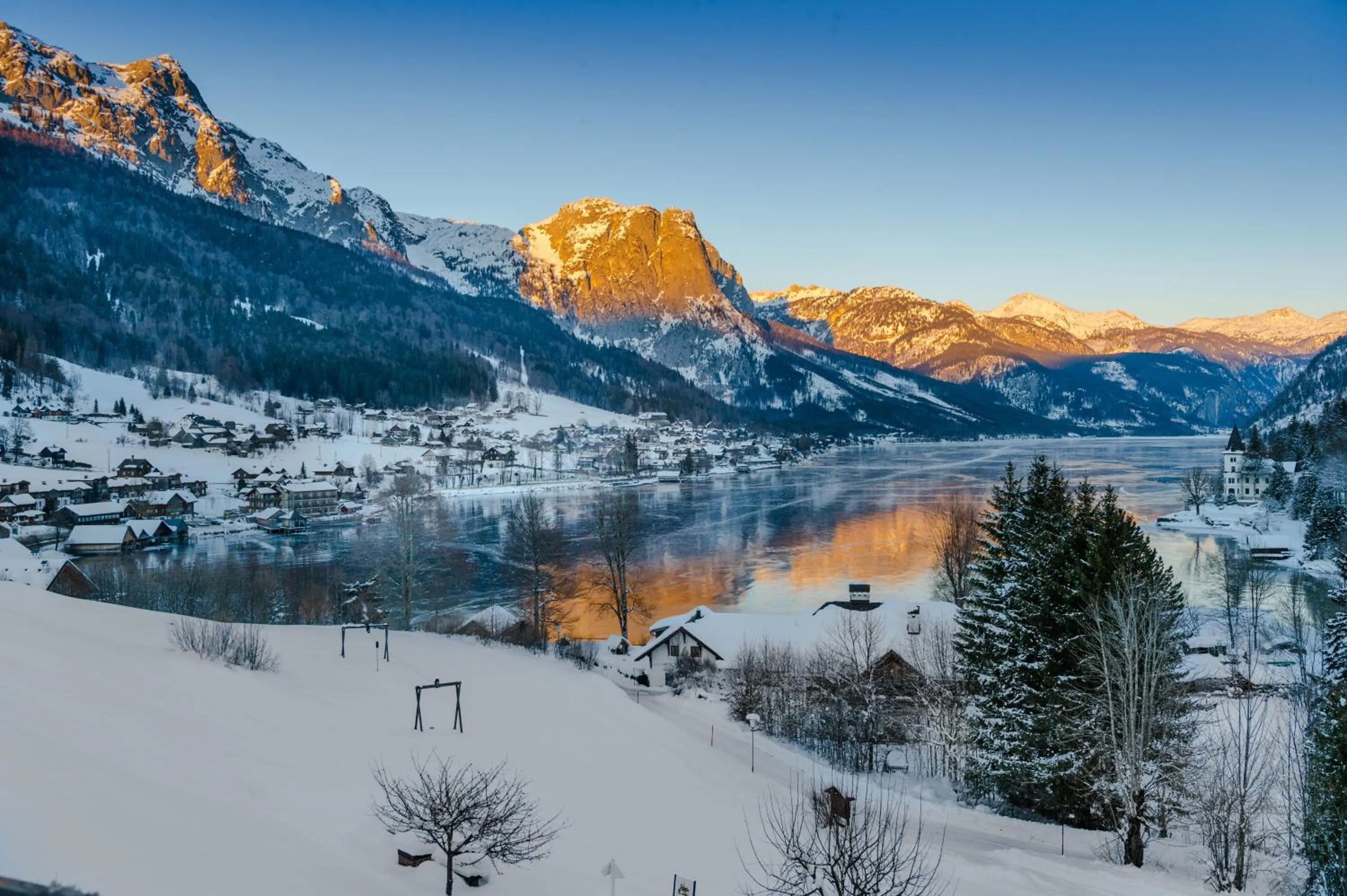 Natural landscape in MONDI Appartements am Grundlsee