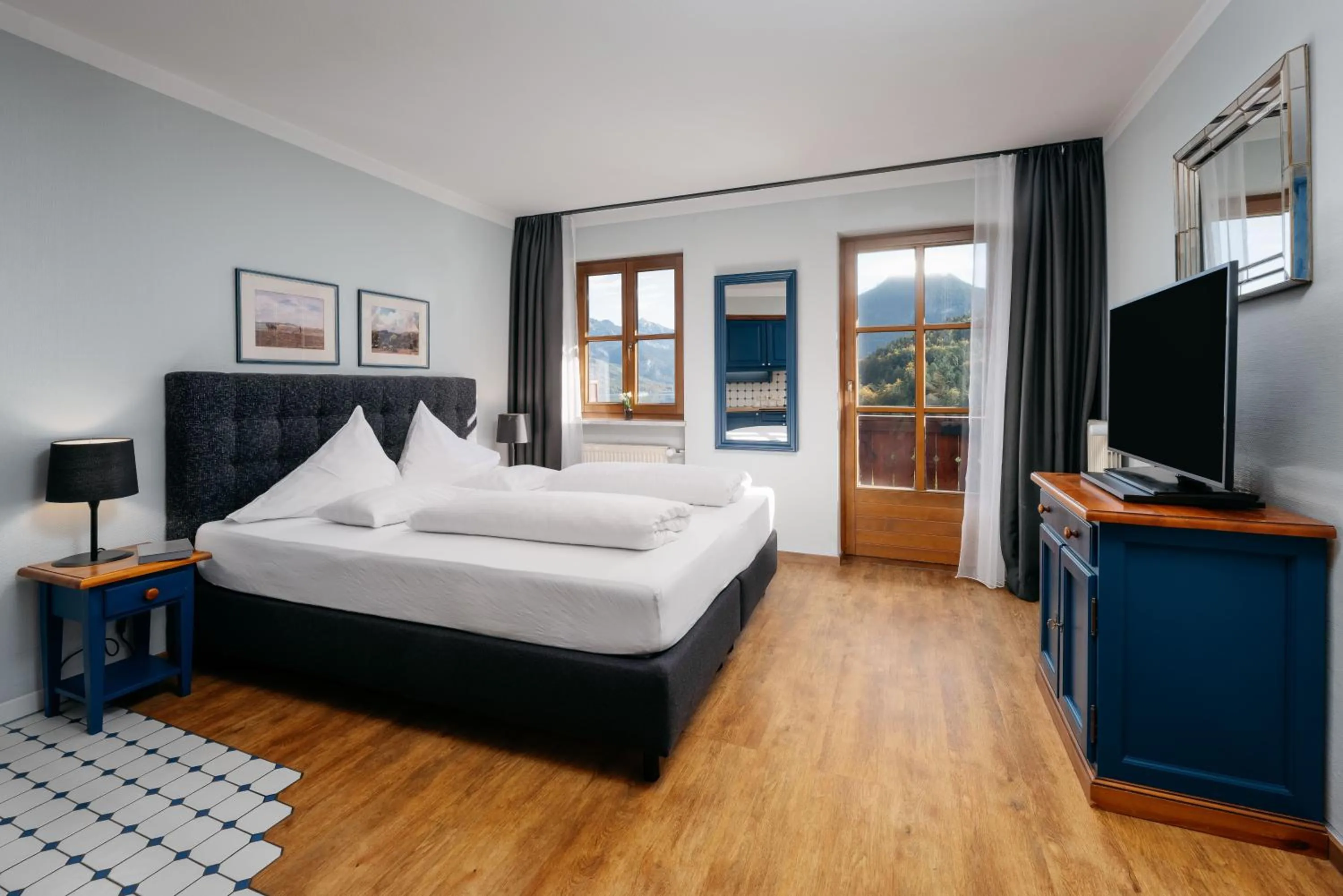 Photo of the whole room, Bed in MONDI Appartements am Grundlsee