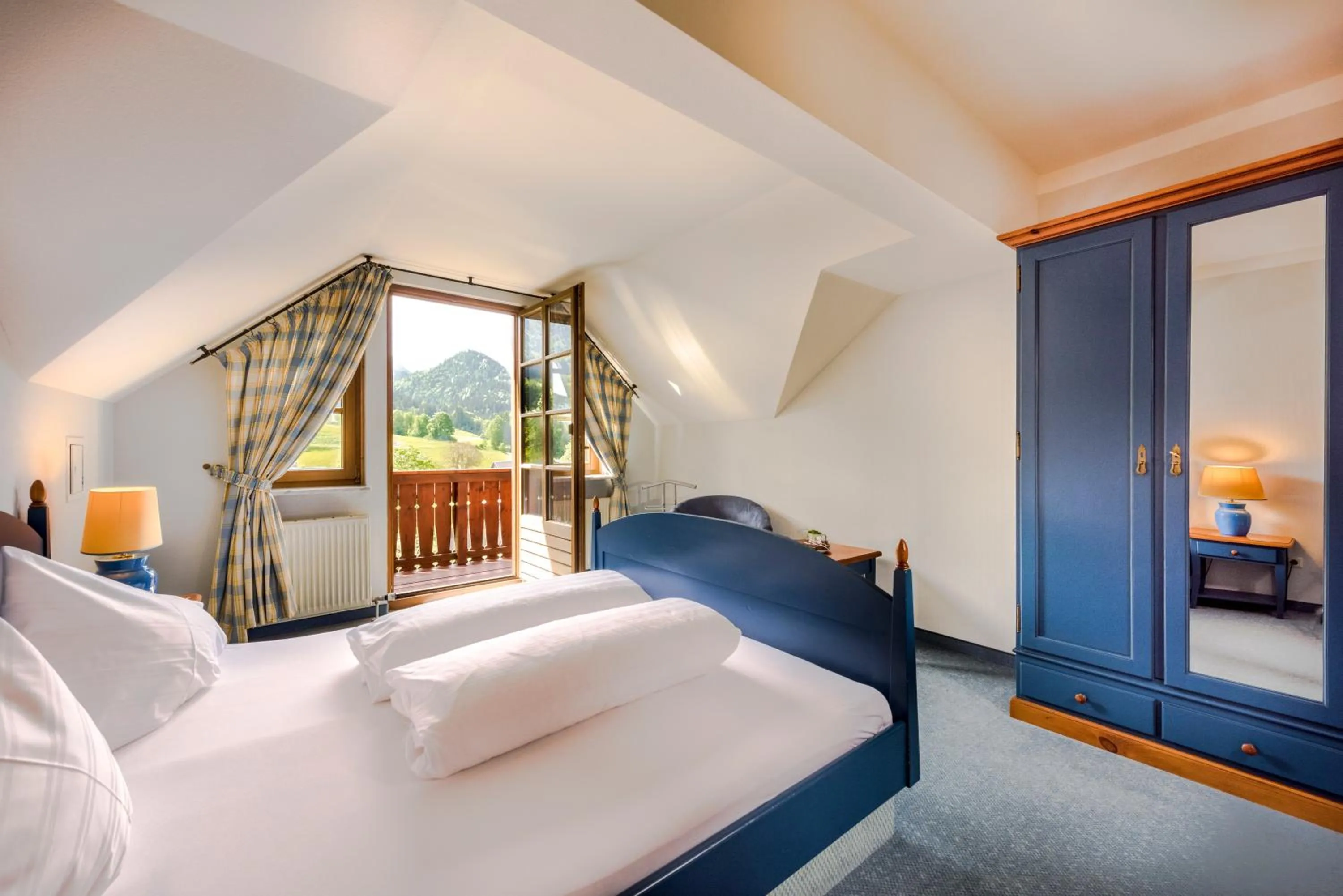 Bed in MONDI Appartements am Grundlsee