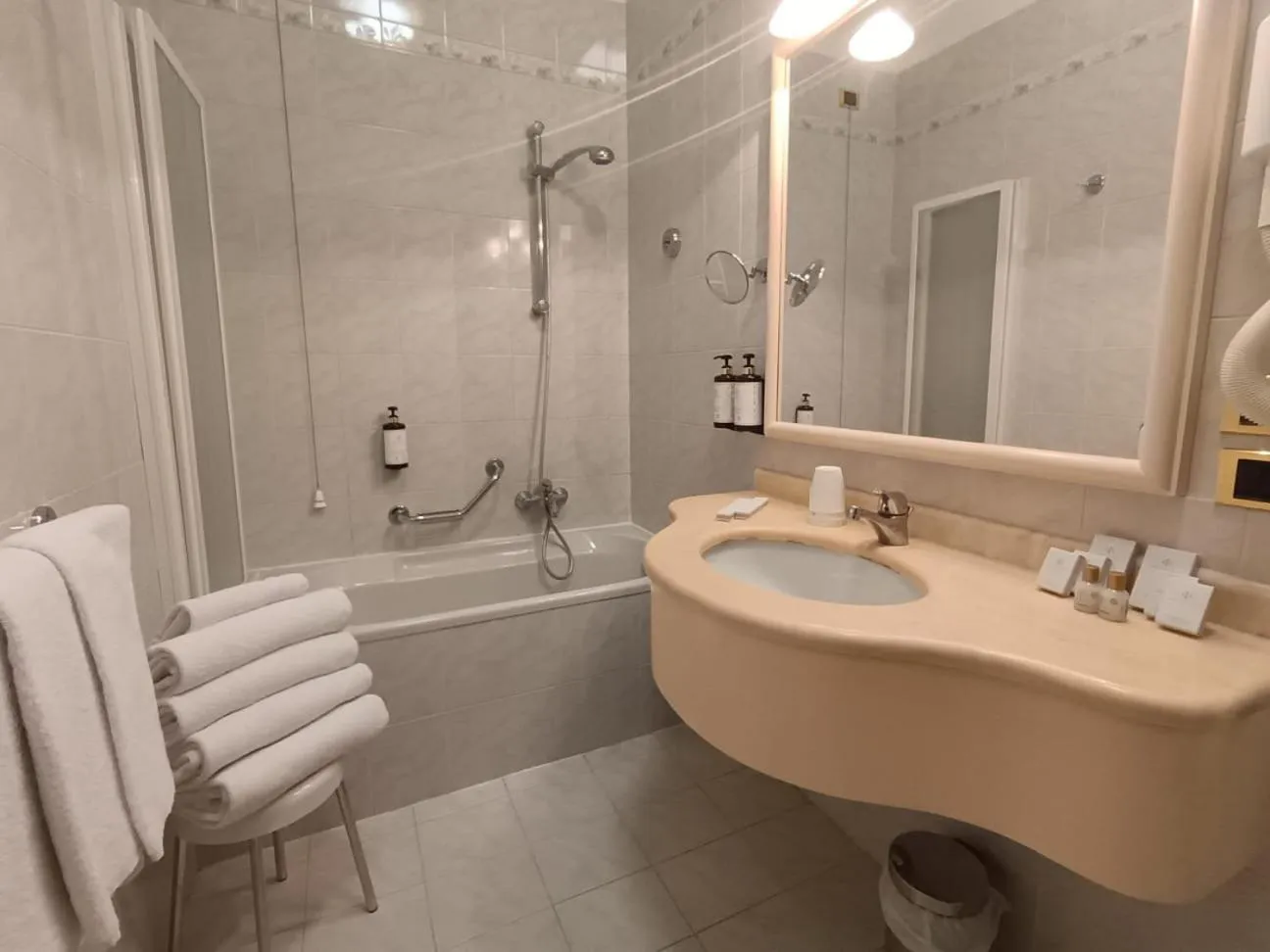 Bathroom in Phi Hotel Dei Medaglioni