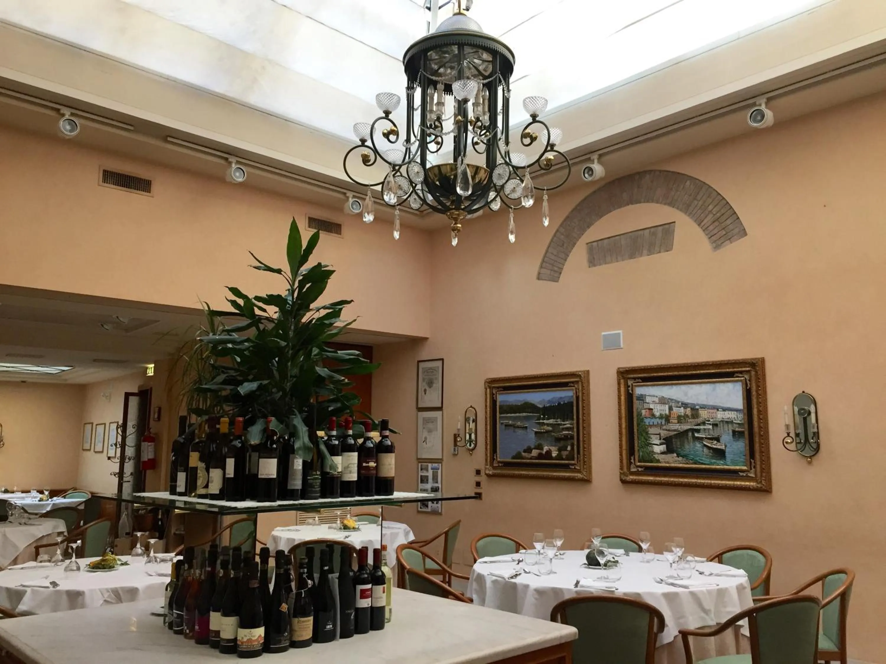 Restaurant/places to eat in Phi Hotel Dei Medaglioni