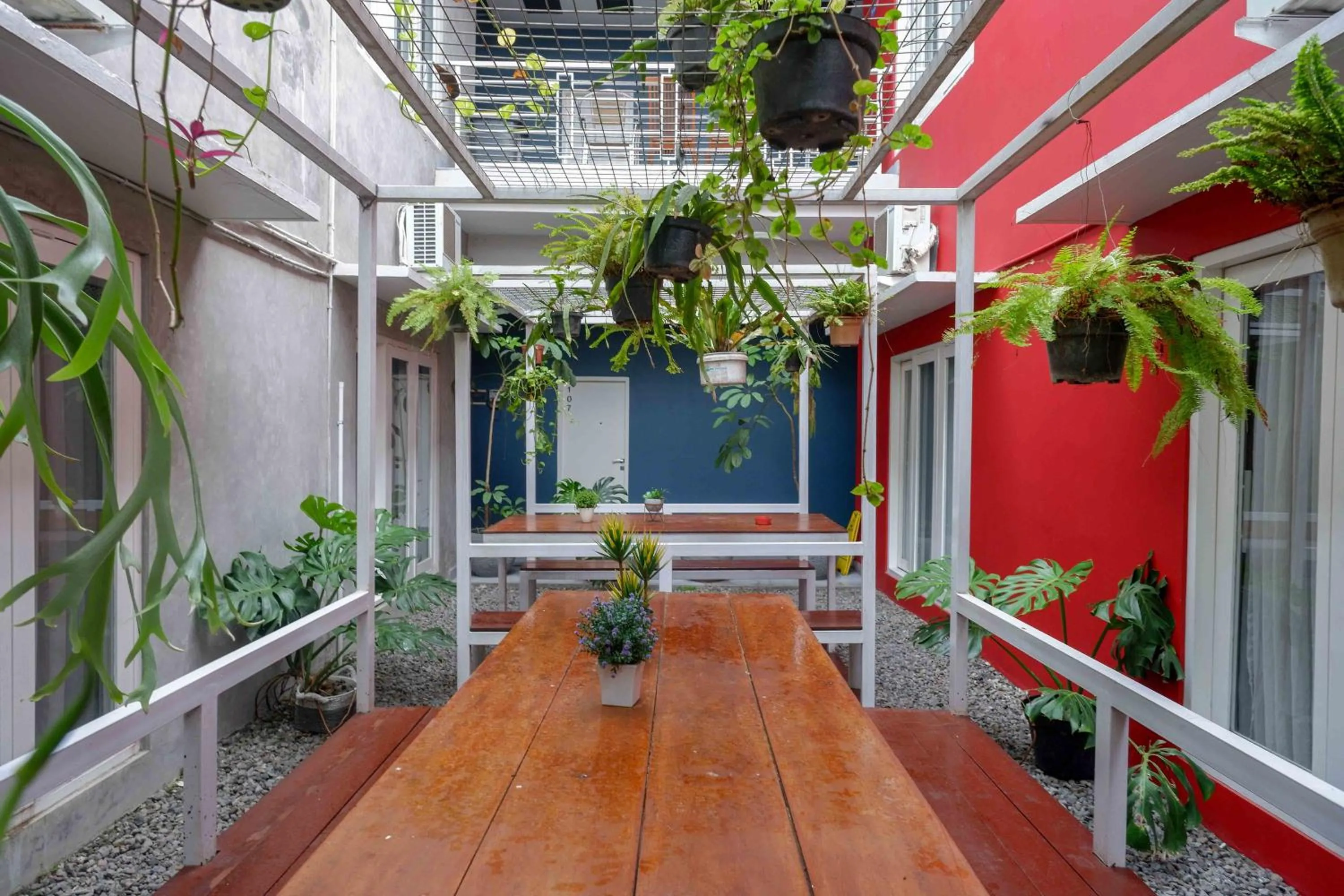 Seating area in Sans Hotel Absari Yogyakarta