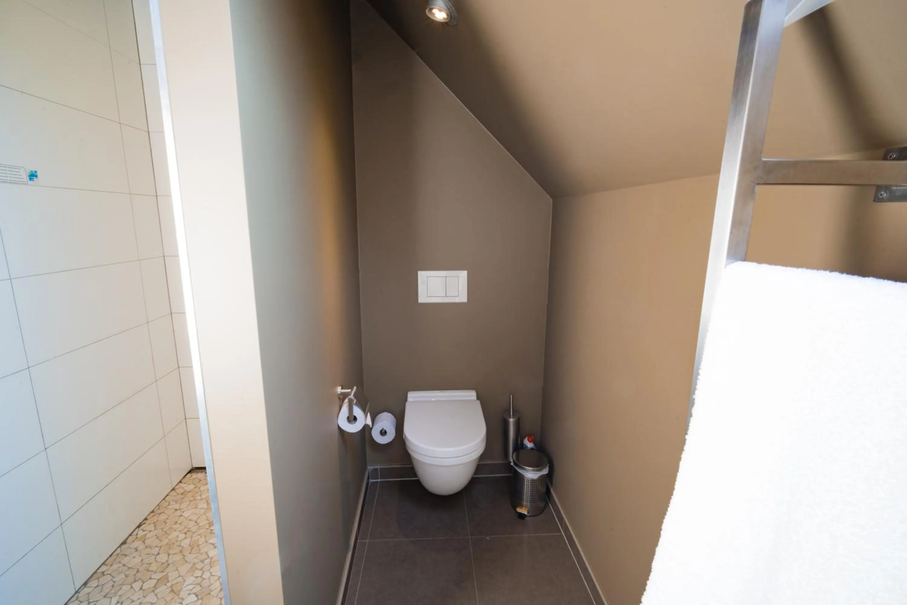 Shower in Su'ro Bed and Breakfast