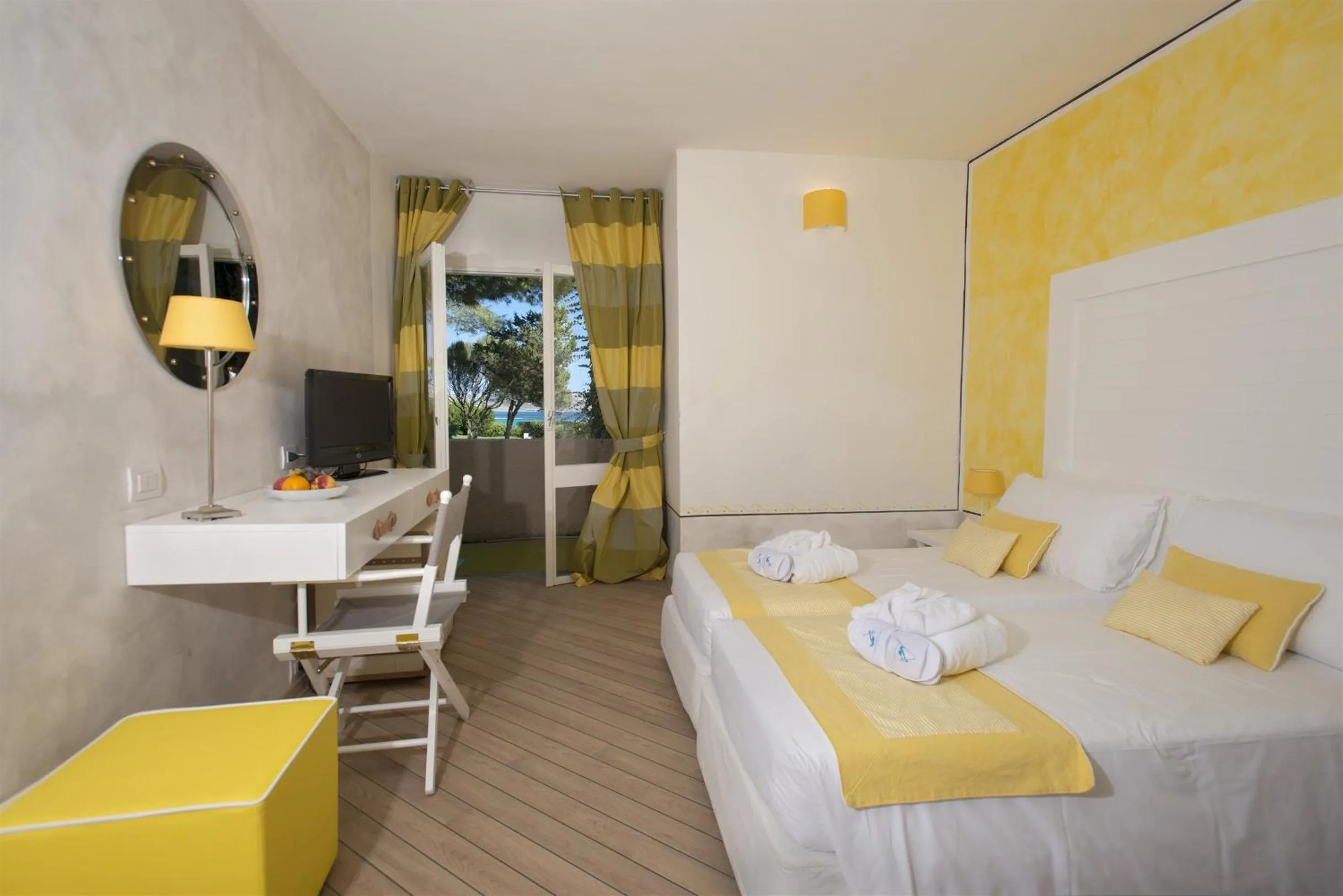 Photo of the whole room, Bed in UNAHOTELS Club Hotel Ancora