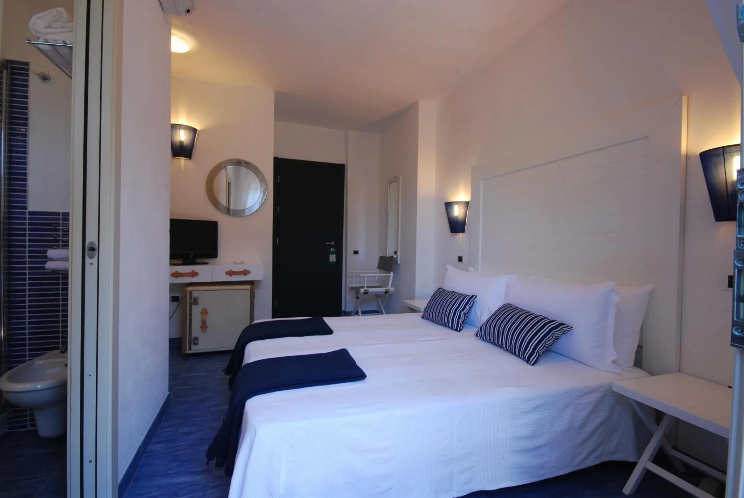 Photo of the whole room, Bed in UNAHOTELS Club Hotel Ancora