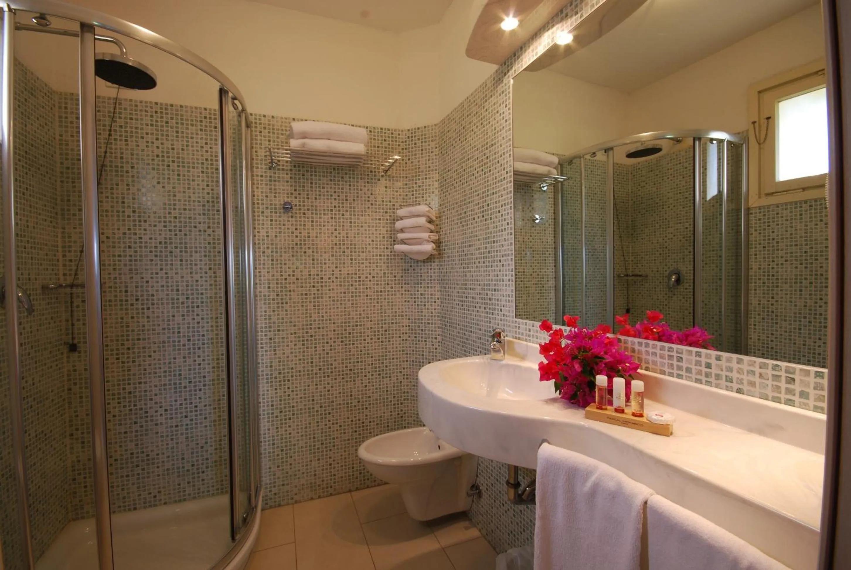 Bathroom in UNAHOTELS Club Hotel Ancora