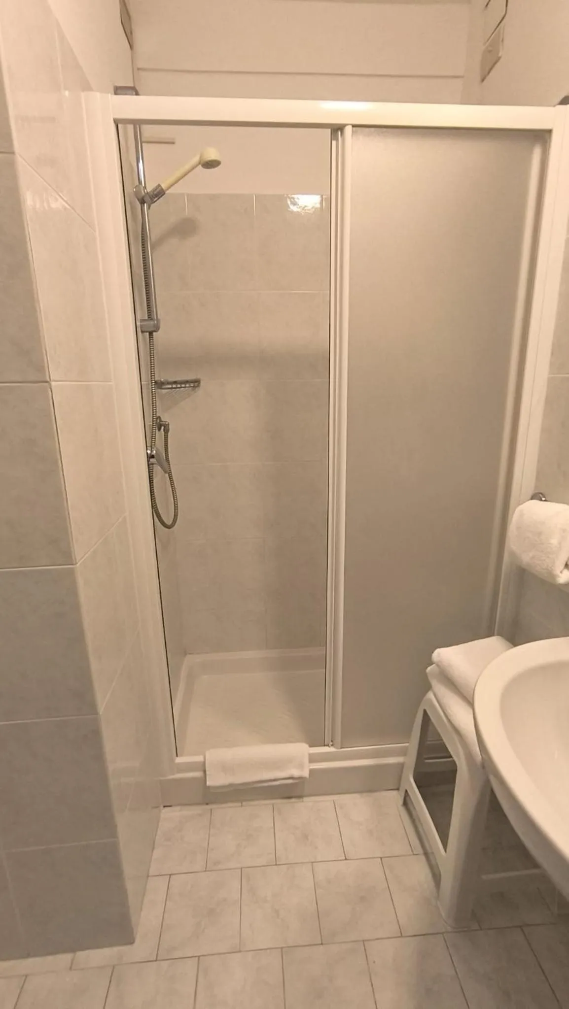 Shower in Hotel La Perla Del Capo