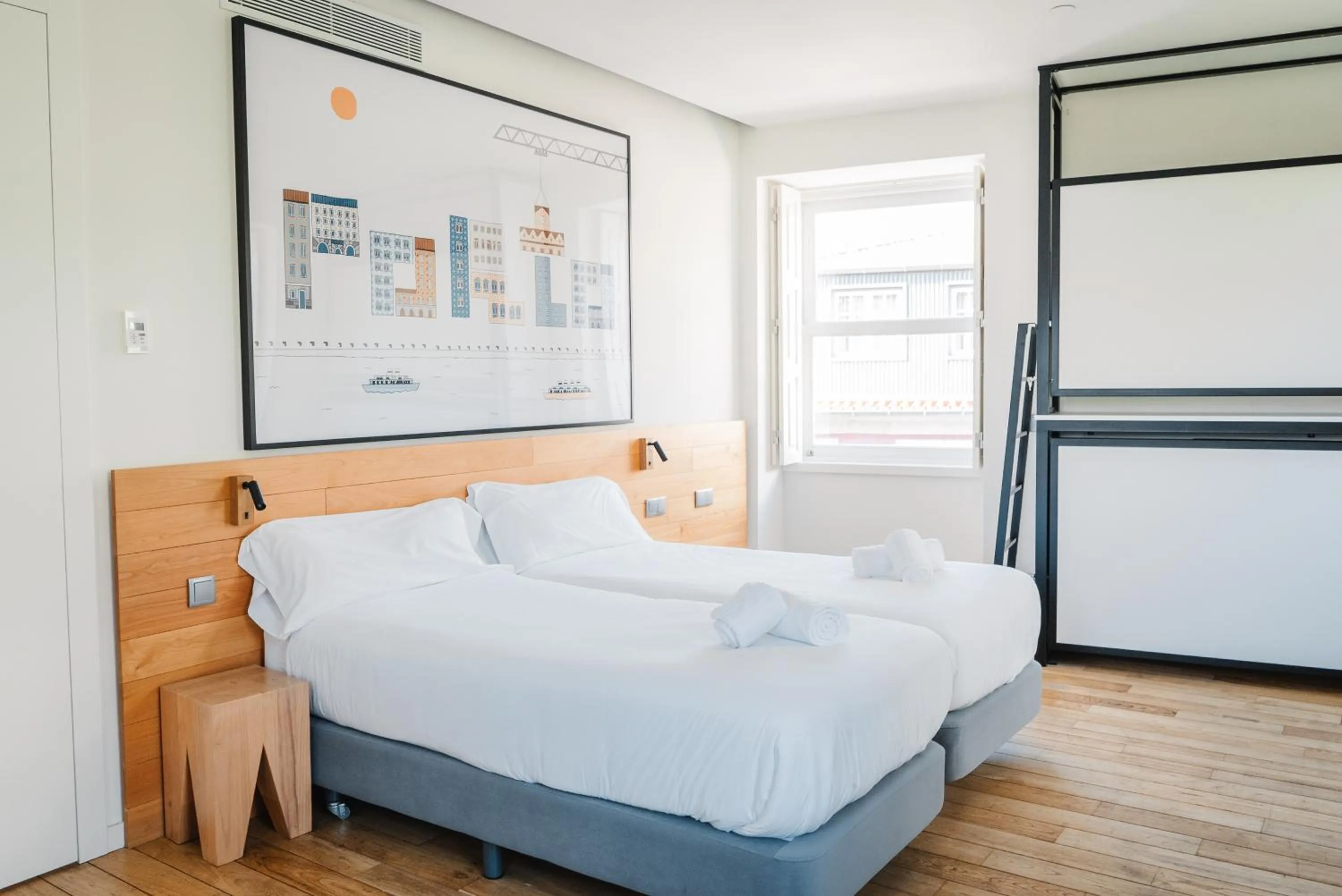 Bedroom, Bed in The Central House Porto Ribeira