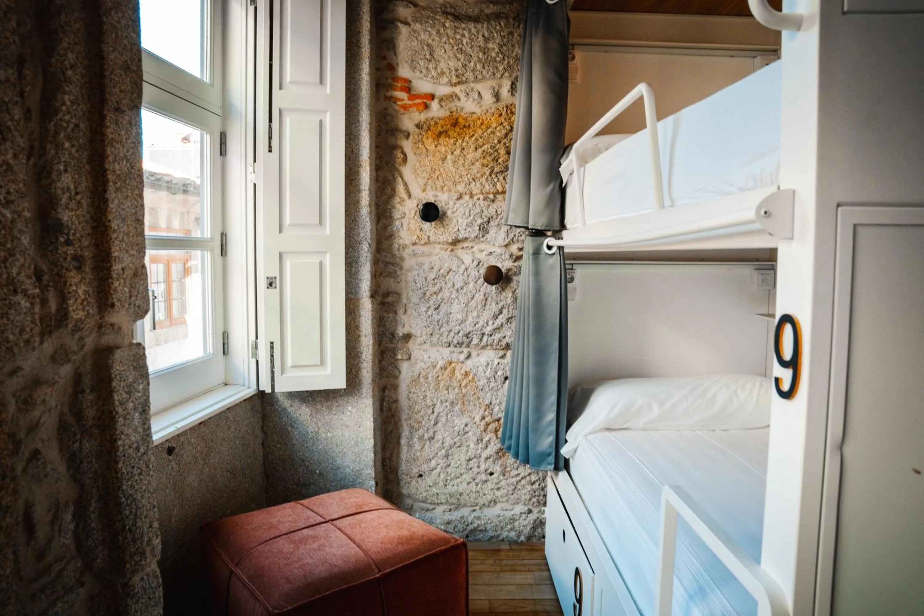 Bedroom, Bed in The Central House Porto Ribeira
