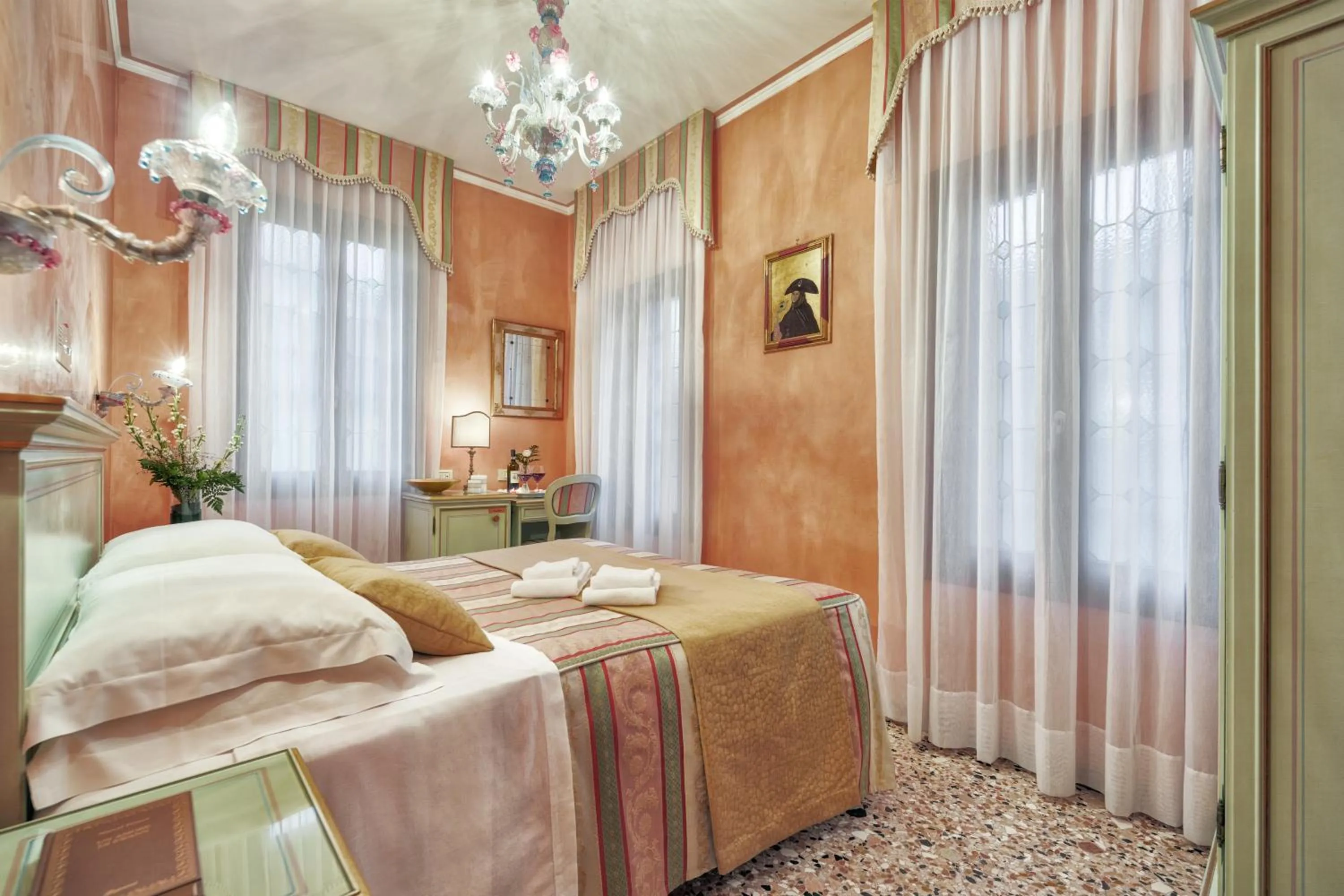 Bedroom, Bed in Hotel Firenze