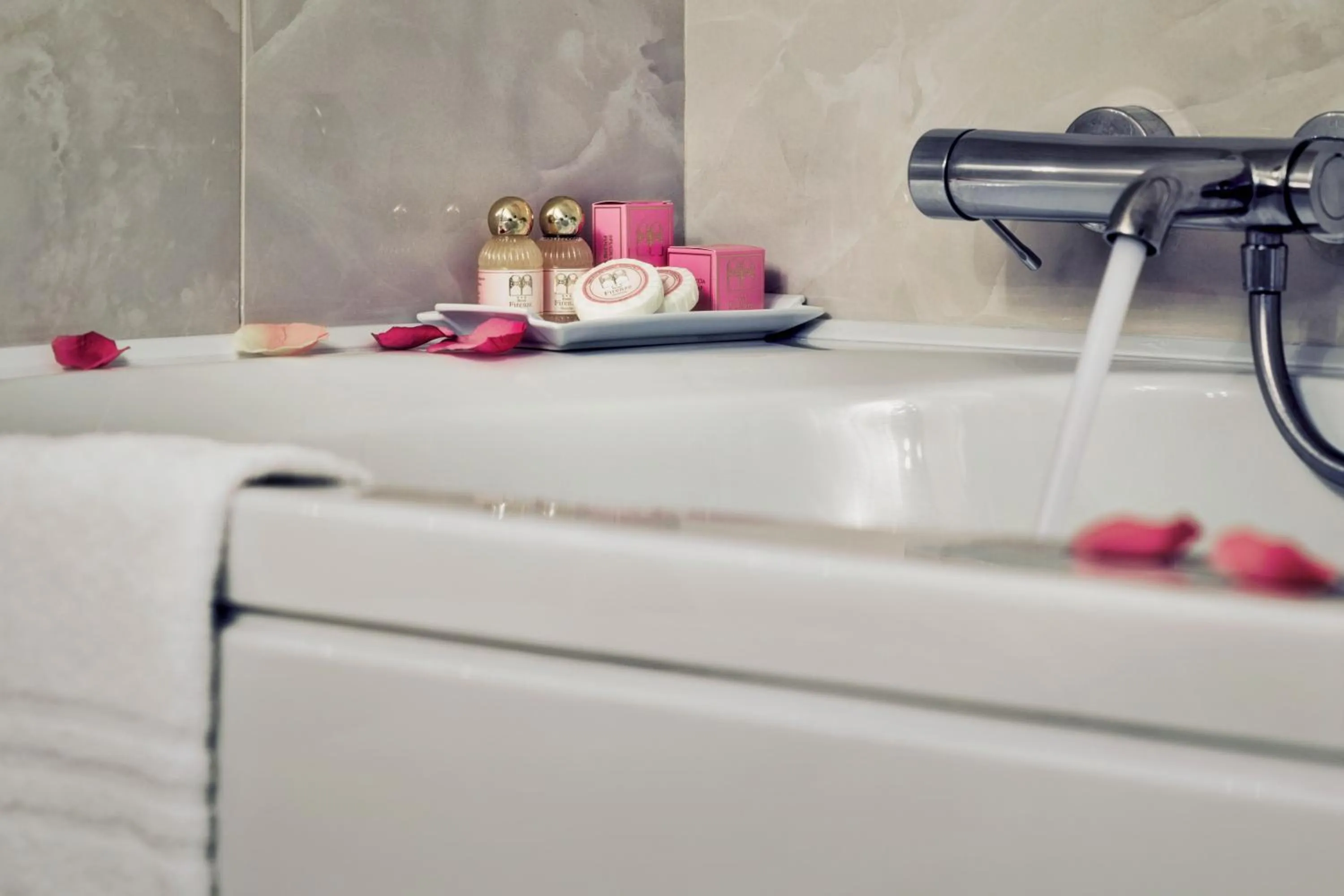 Bathroom in Hotel Firenze