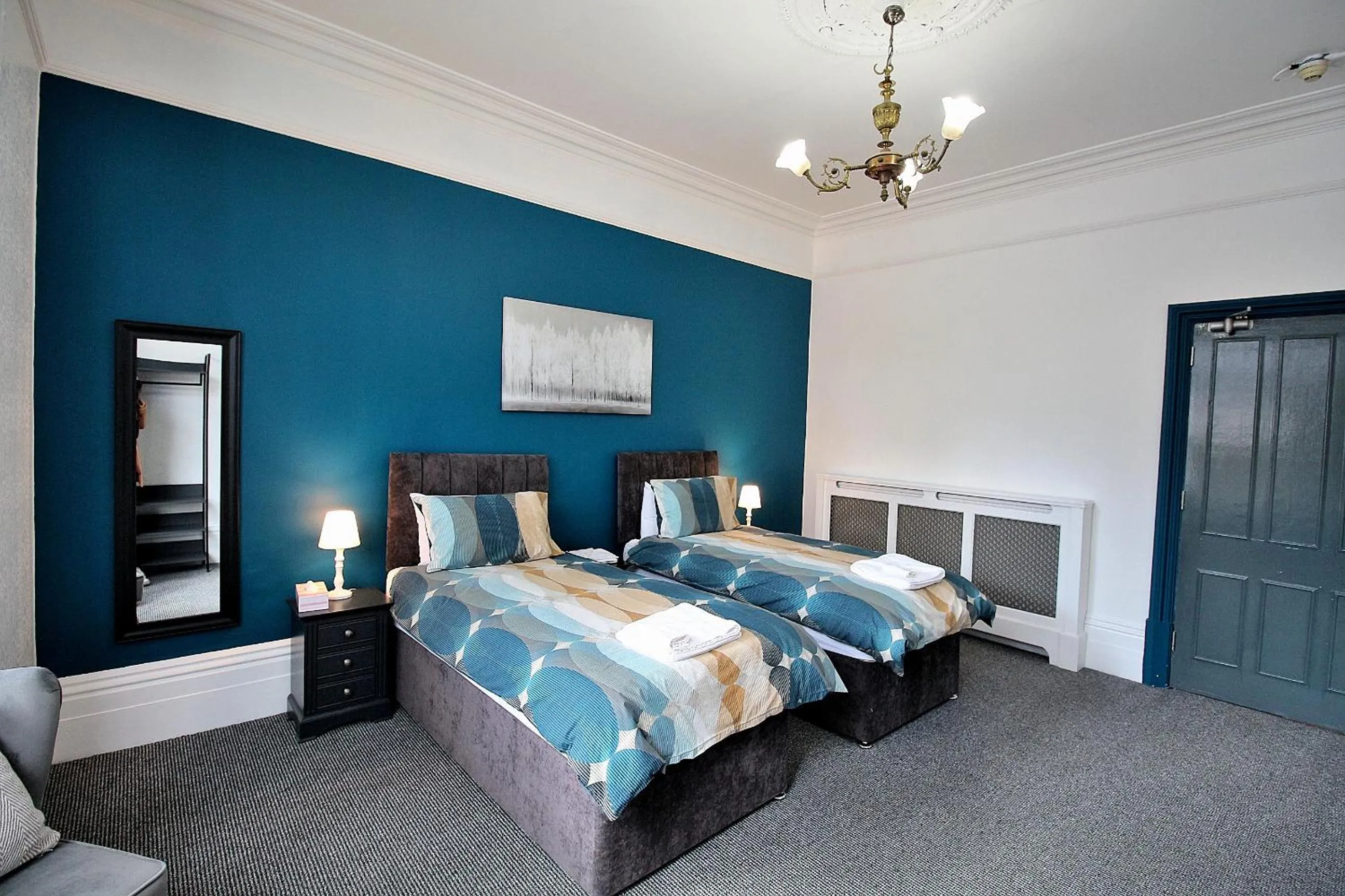 Bedroom, Bed in Hamilton