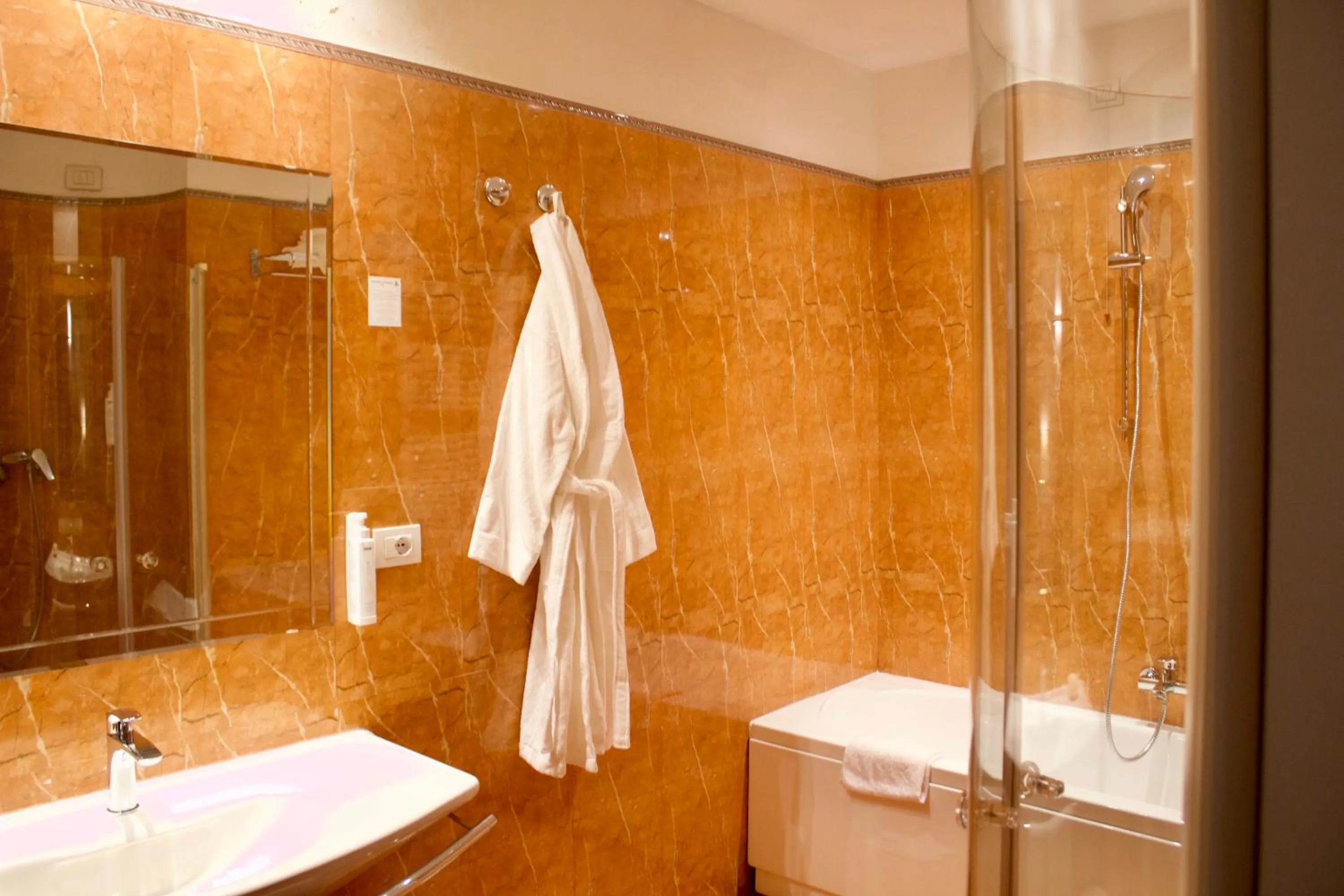 Bathroom in Parco dei Principi Boutique Hotel