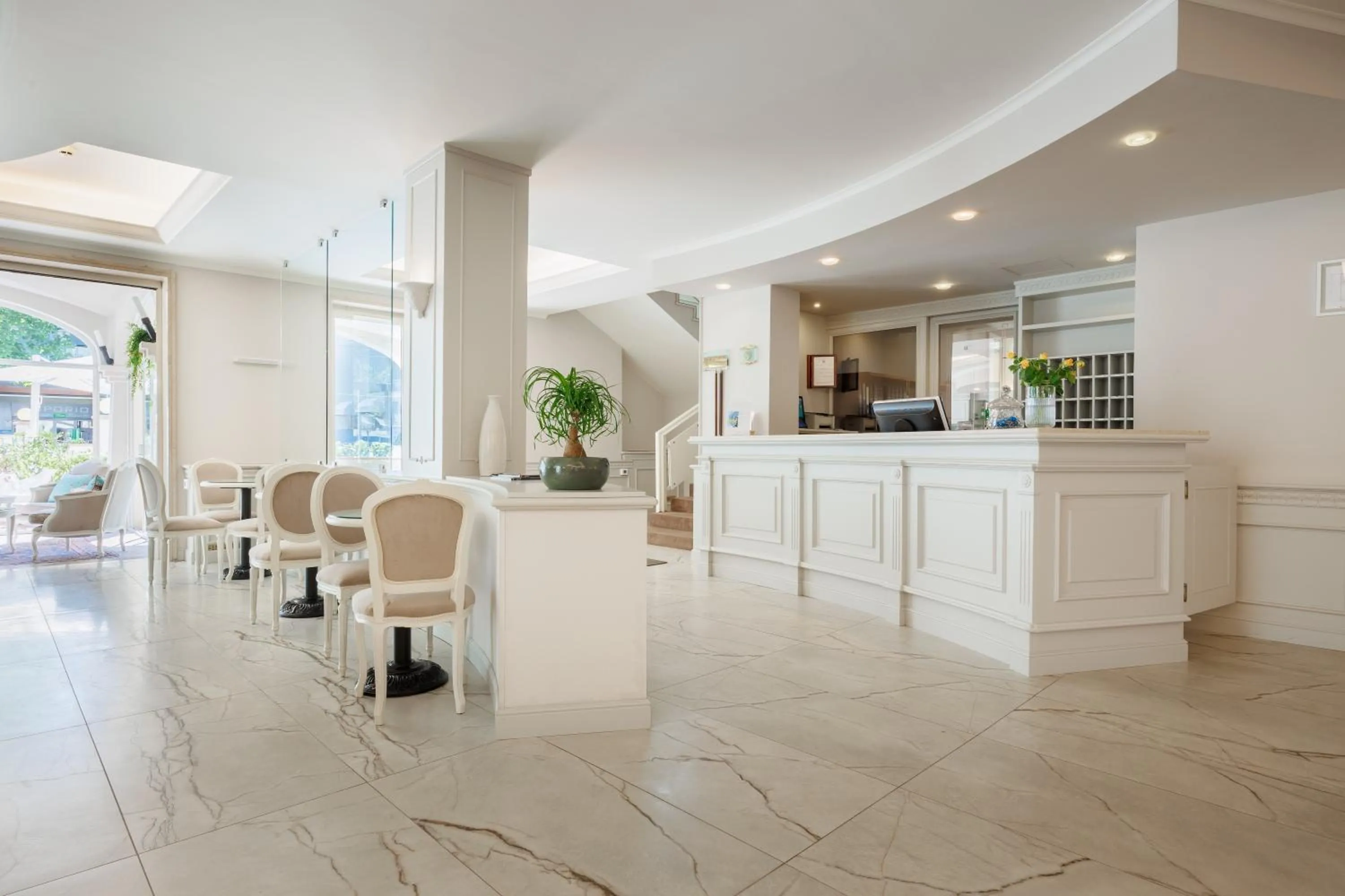 Communal lounge/ TV room in Parco dei Principi Boutique Hotel