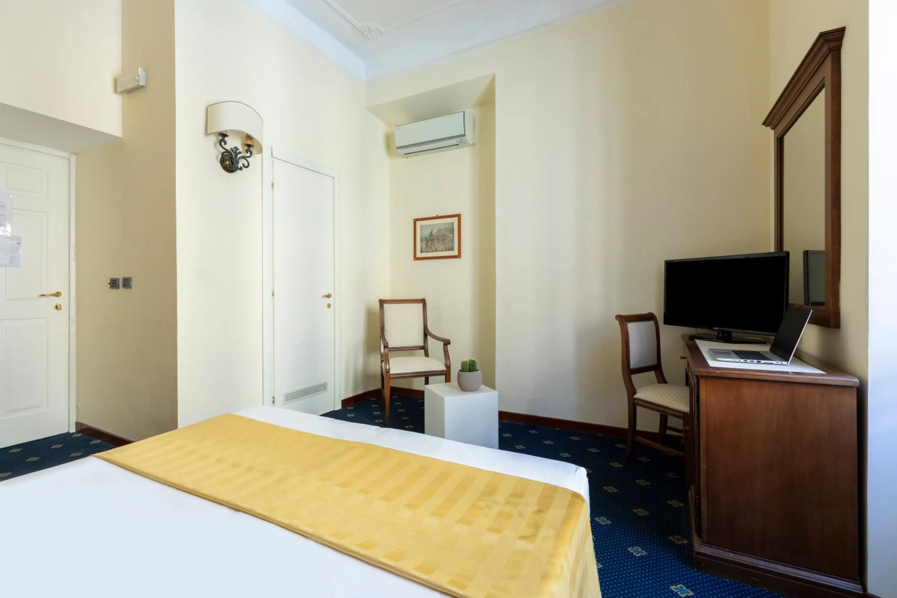 Bed in Hotel Coppede'