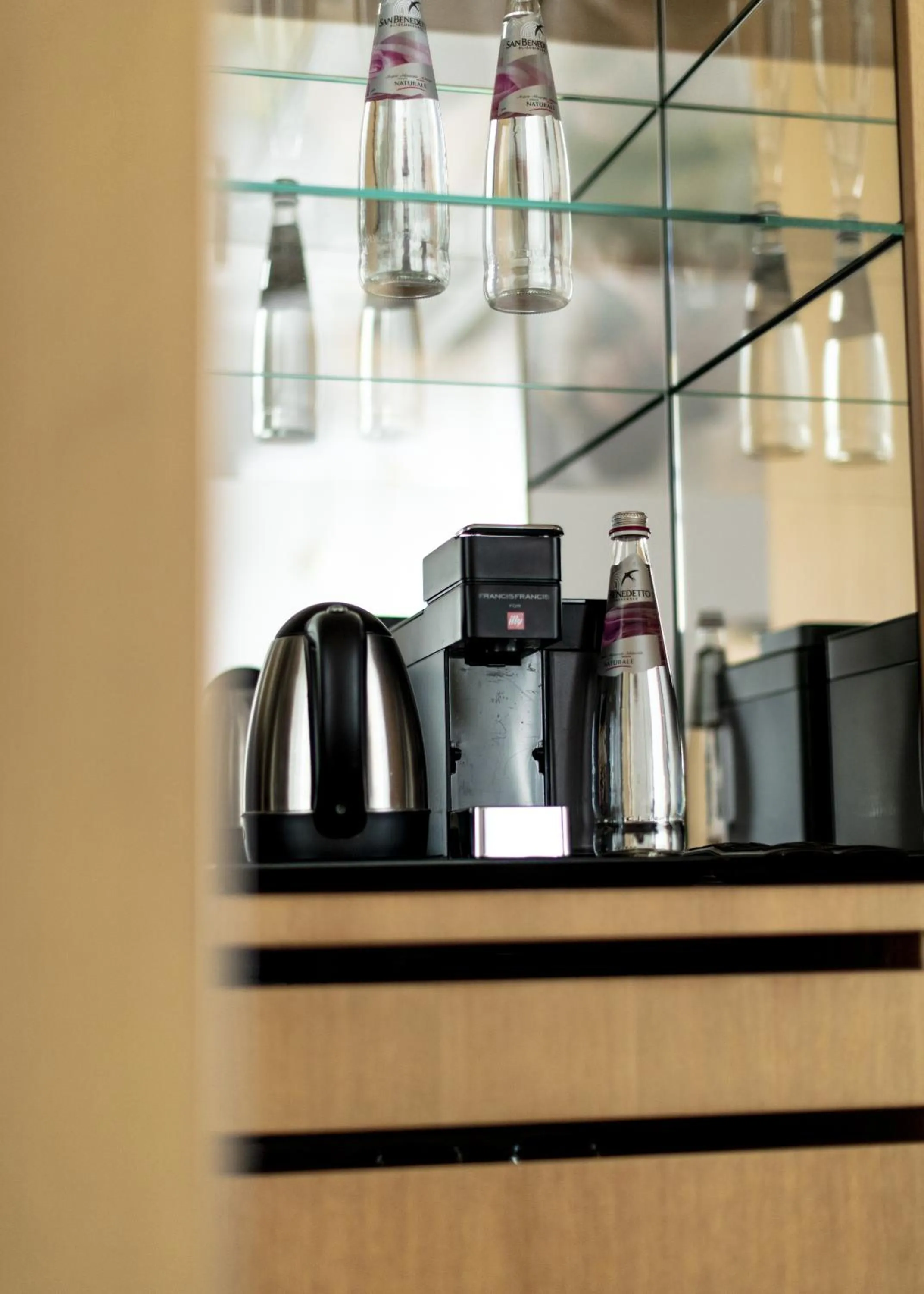 Coffee/tea facilities in Sofitel Roma Villa Borghese
