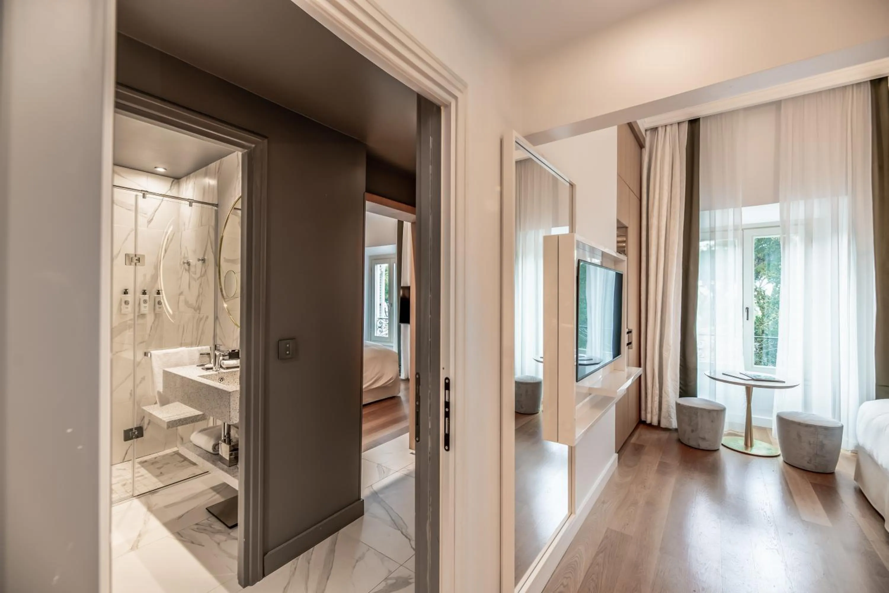 Photo of the whole room in Sofitel Roma Villa Borghese