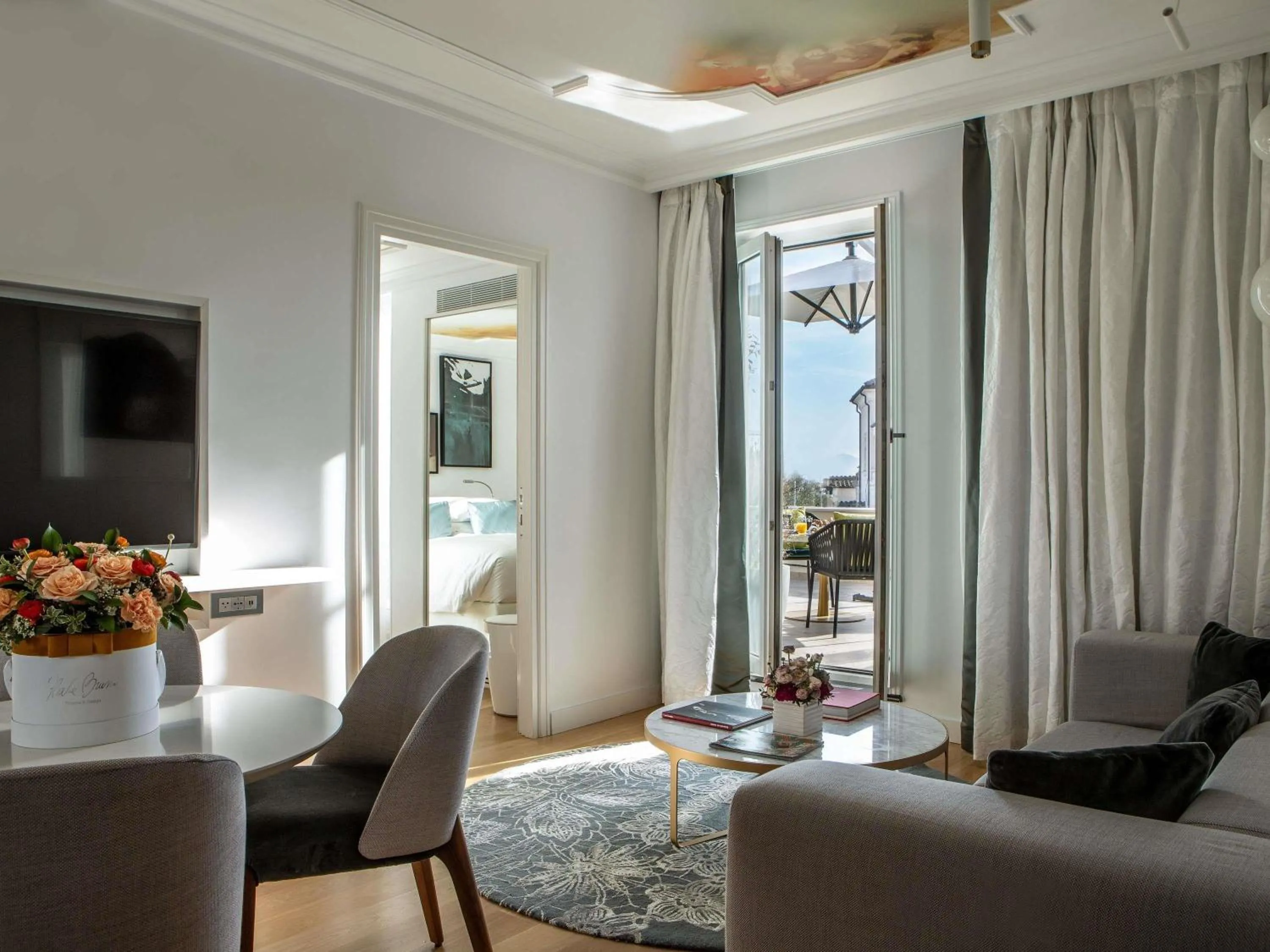 Photo of the whole room in Sofitel Roma Villa Borghese