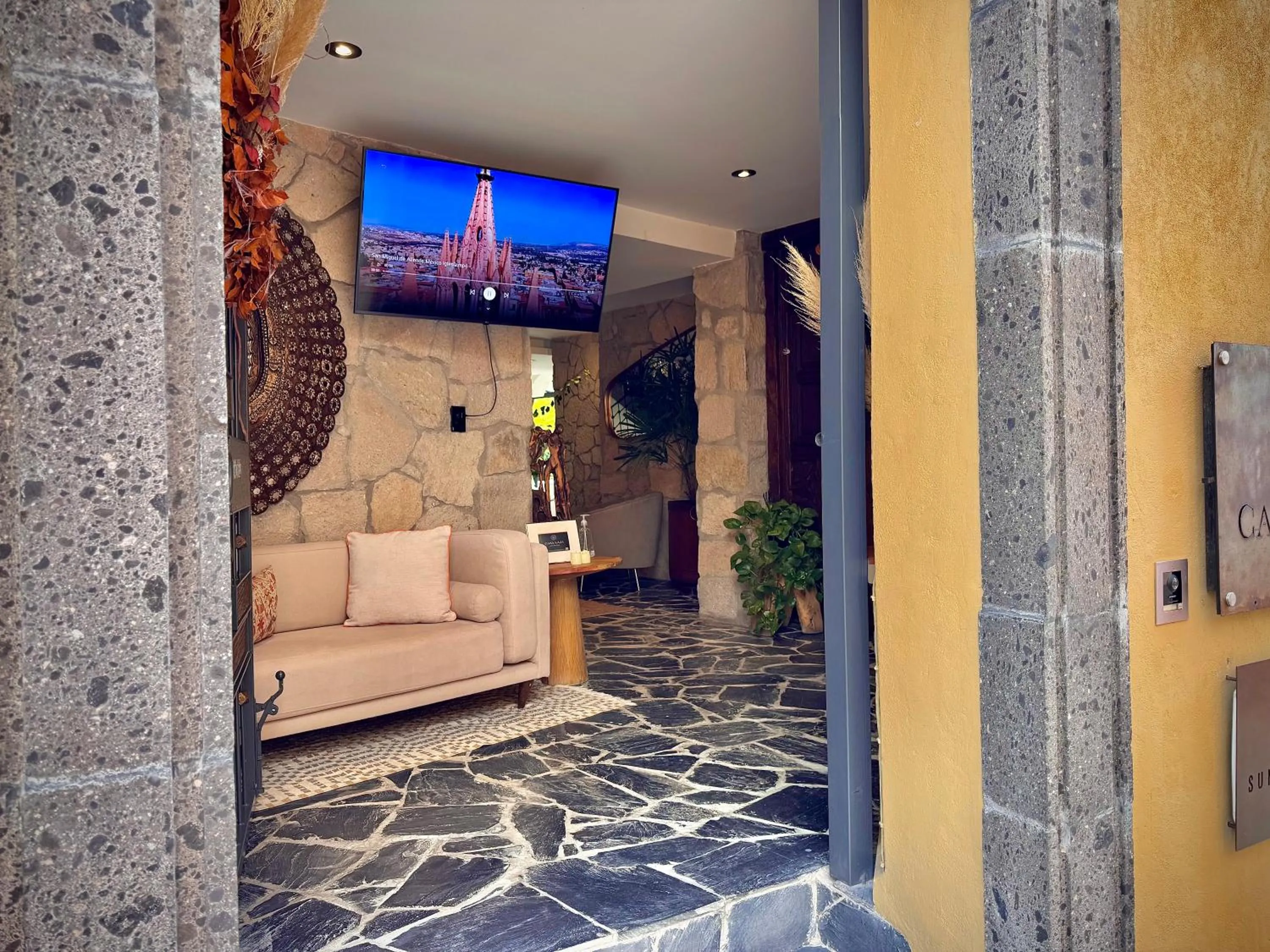 Property building in Hotel Boutique Casa Laja