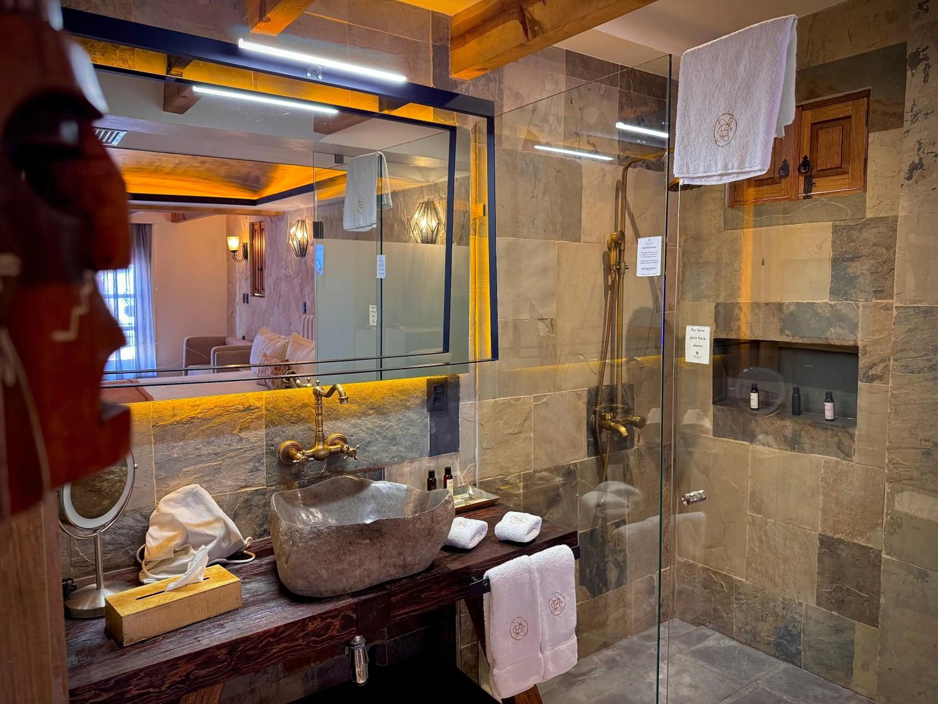 Shower in Hotel Boutique Casa Laja