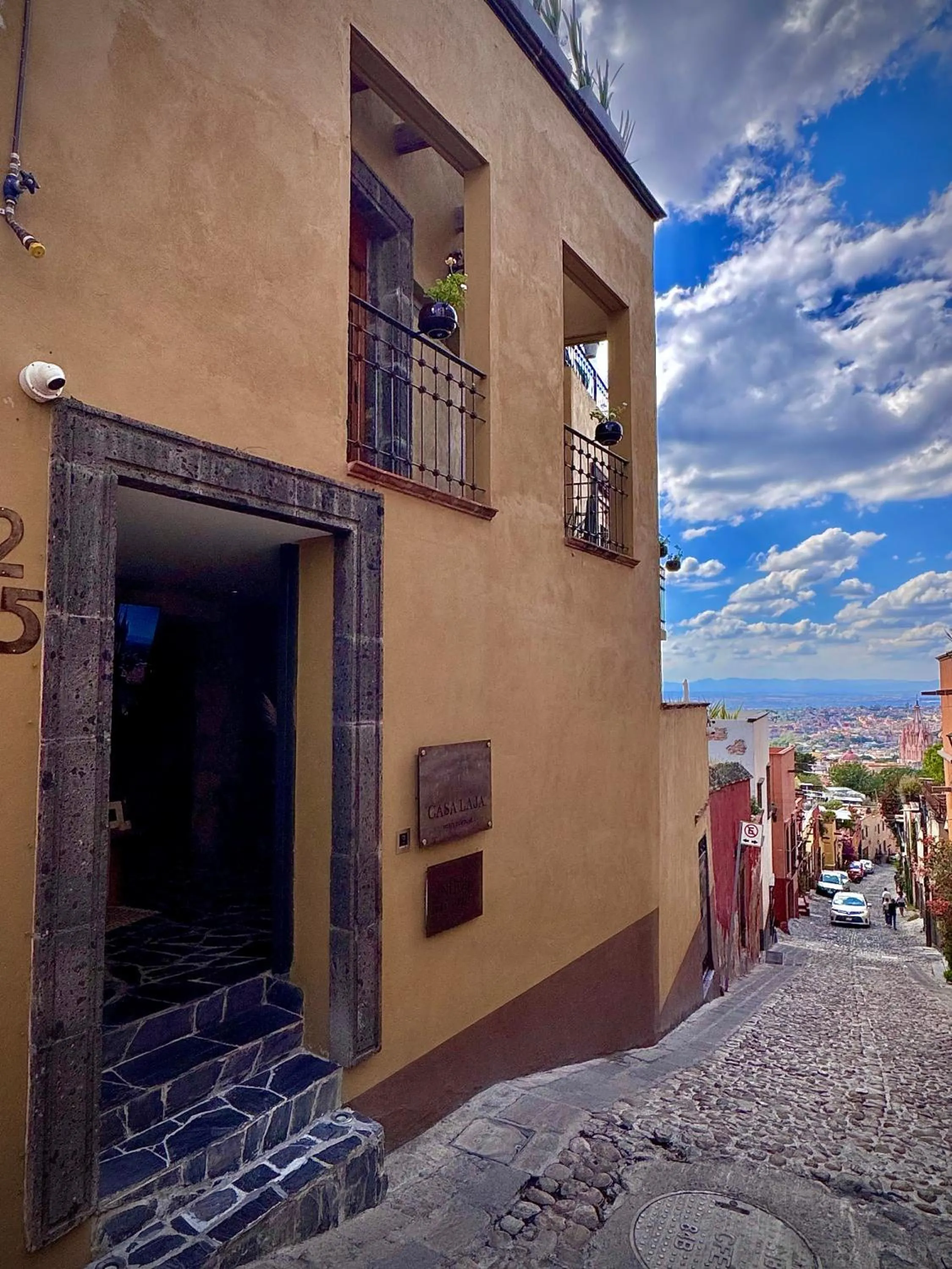 Property building in Hotel Boutique Casa Laja