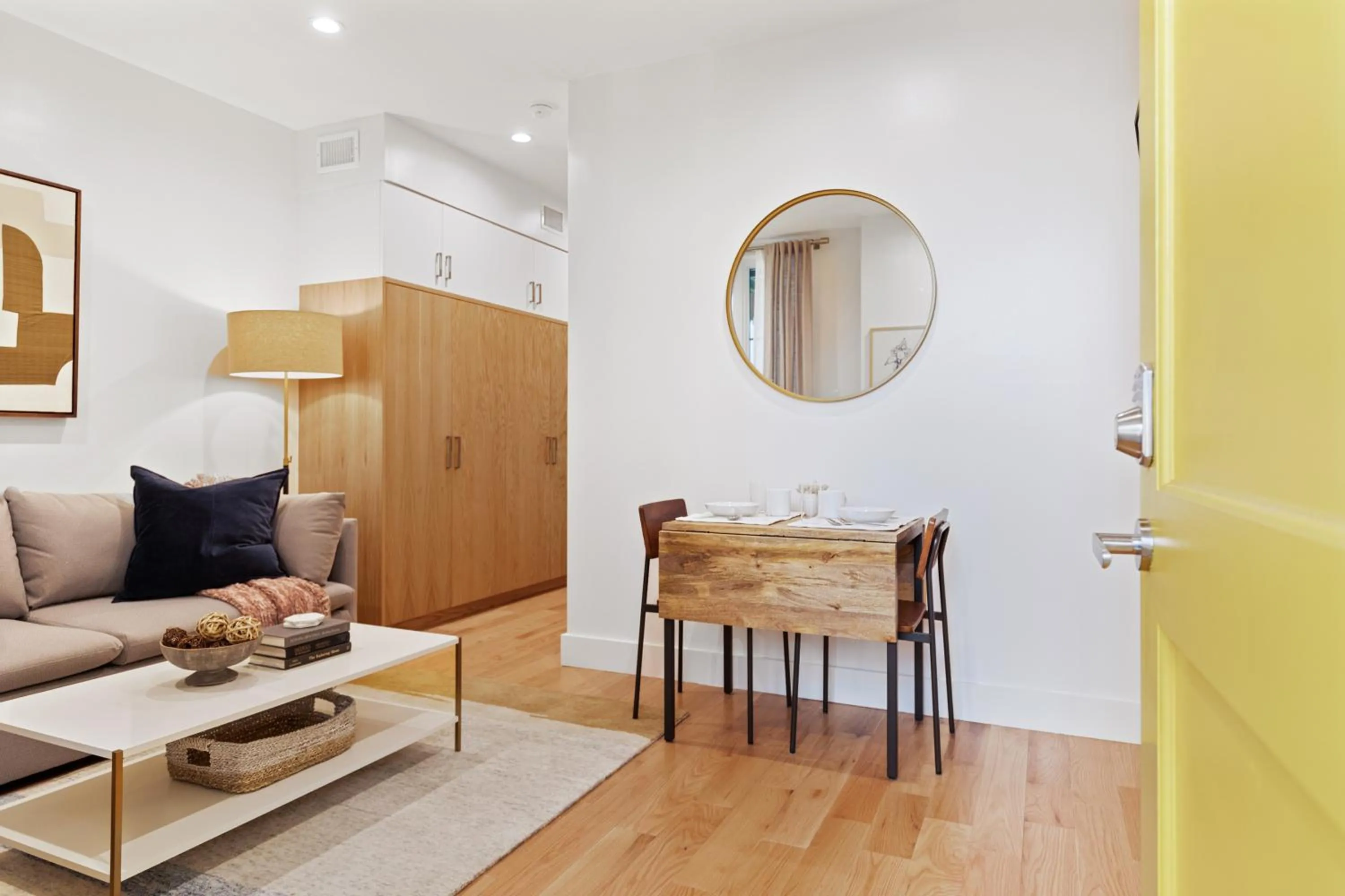 Facade/entrance in The Iris