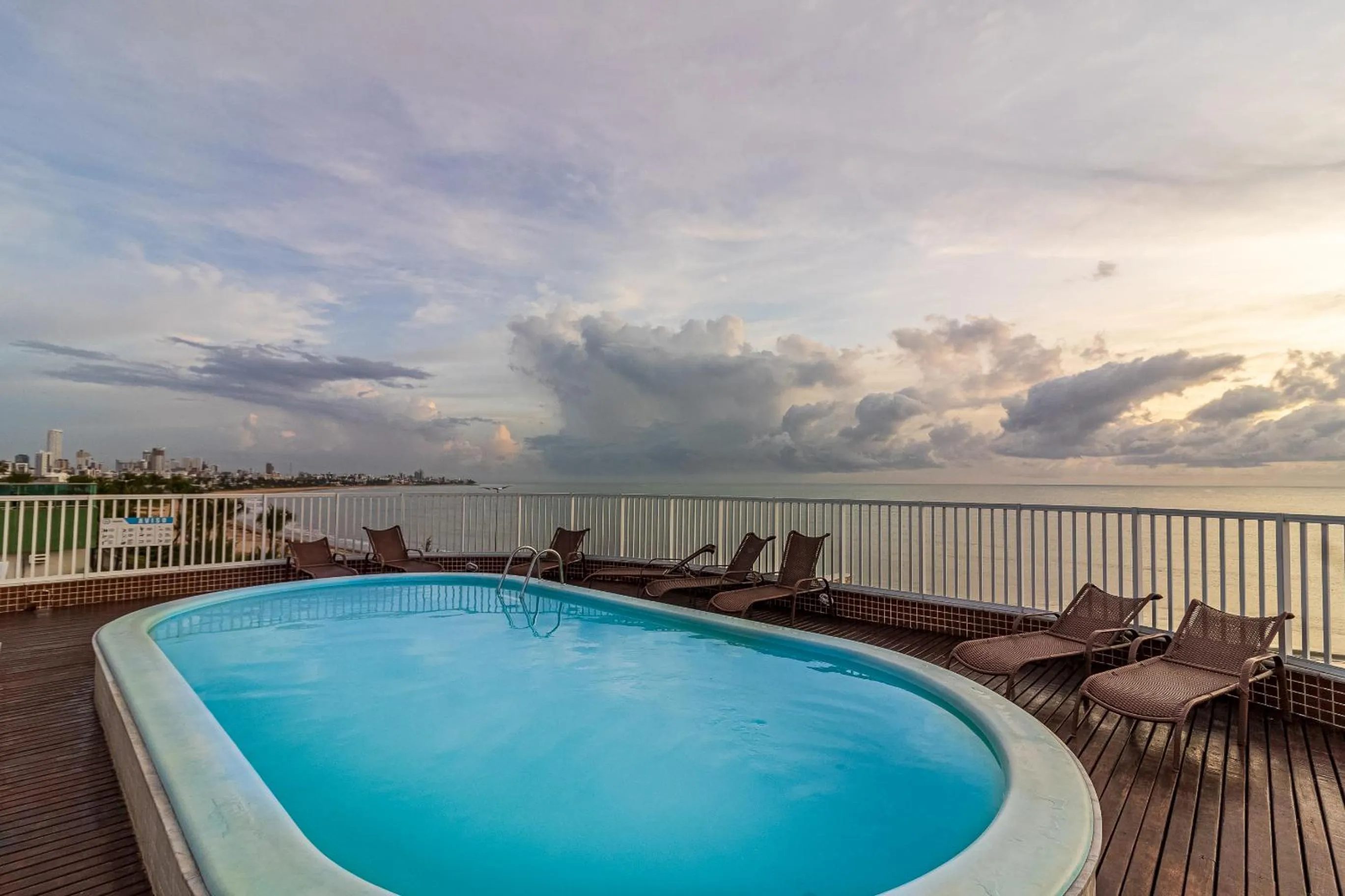 Swimming pool in Happy Hotel Manaíra