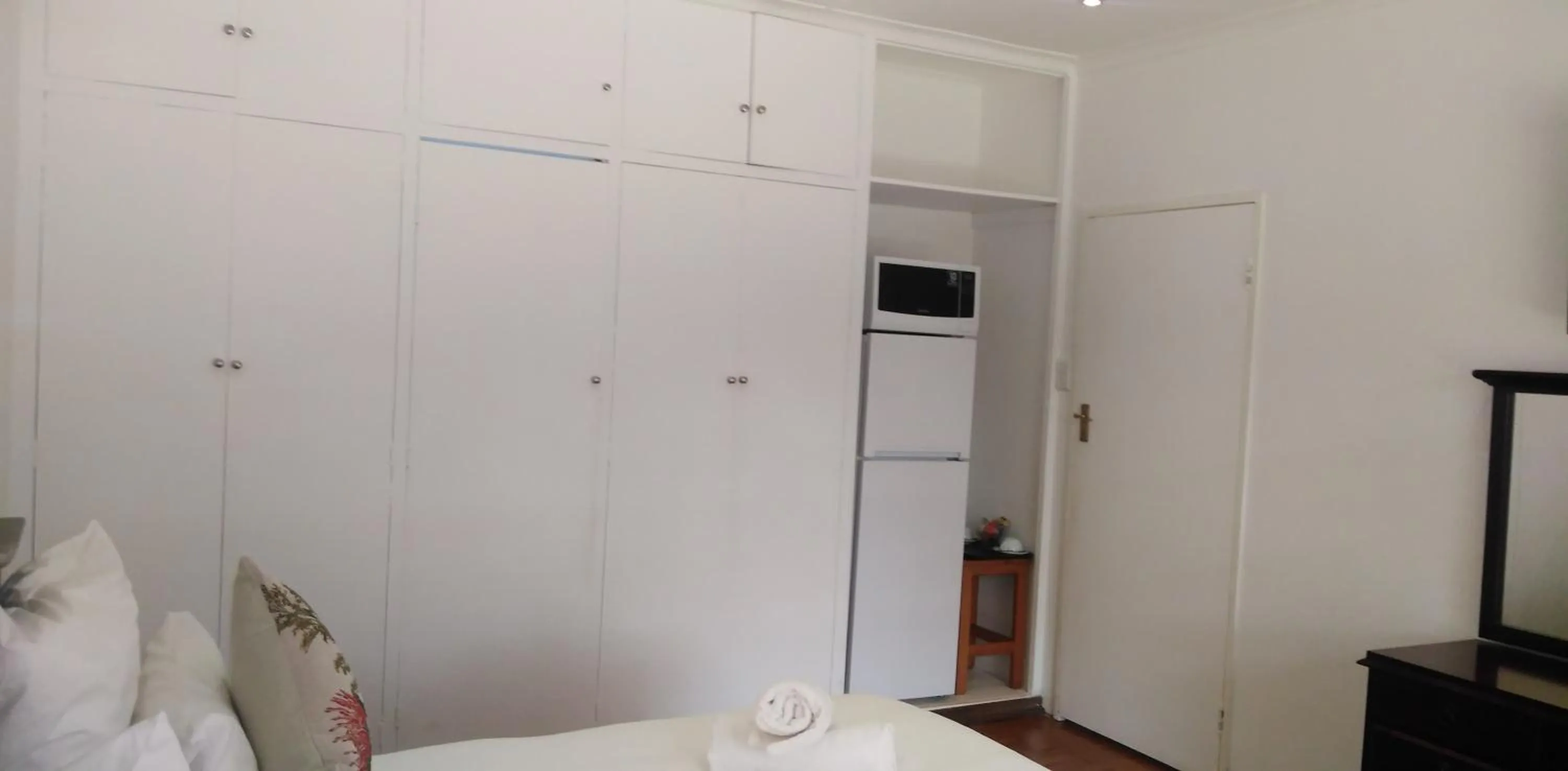 Bed in Heroes Garden Lodge