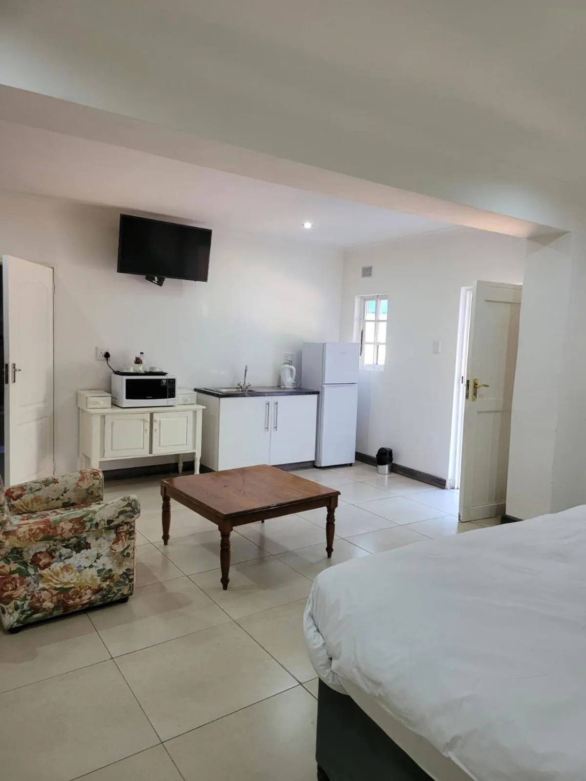 Bed in Heroes Garden Lodge