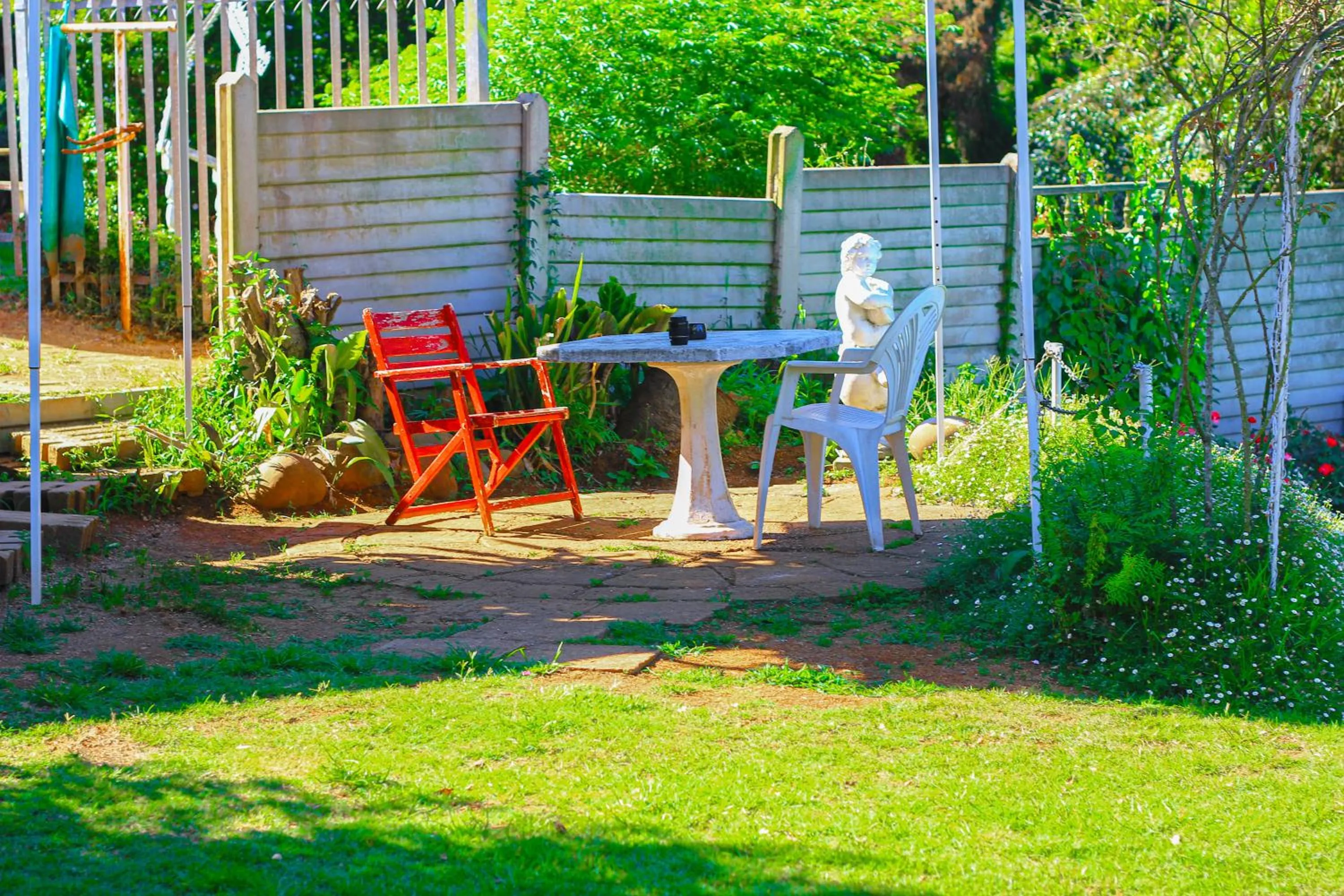 Day in Heroes Garden Lodge