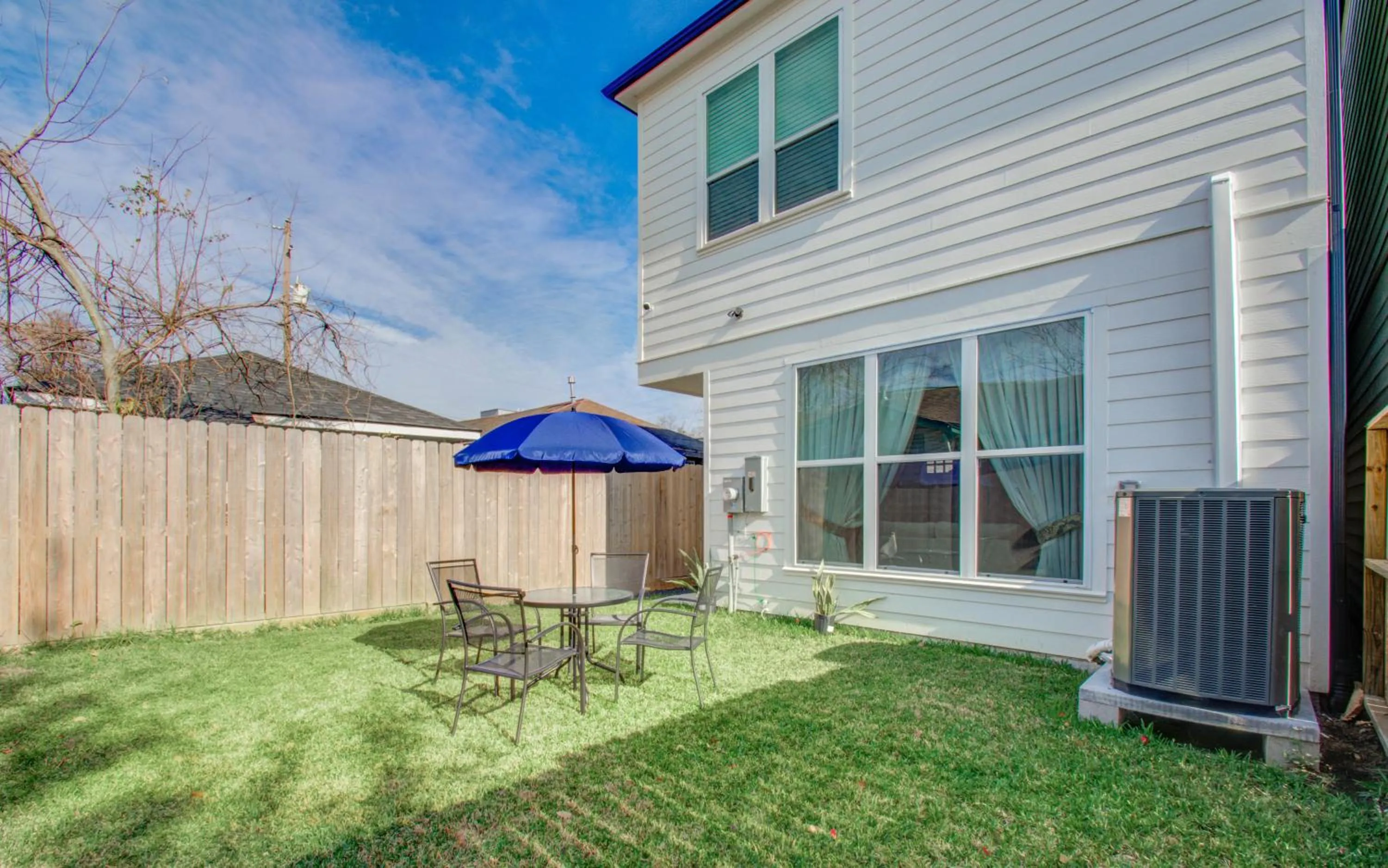 Patio in Elegant East Downtown House Houston TX