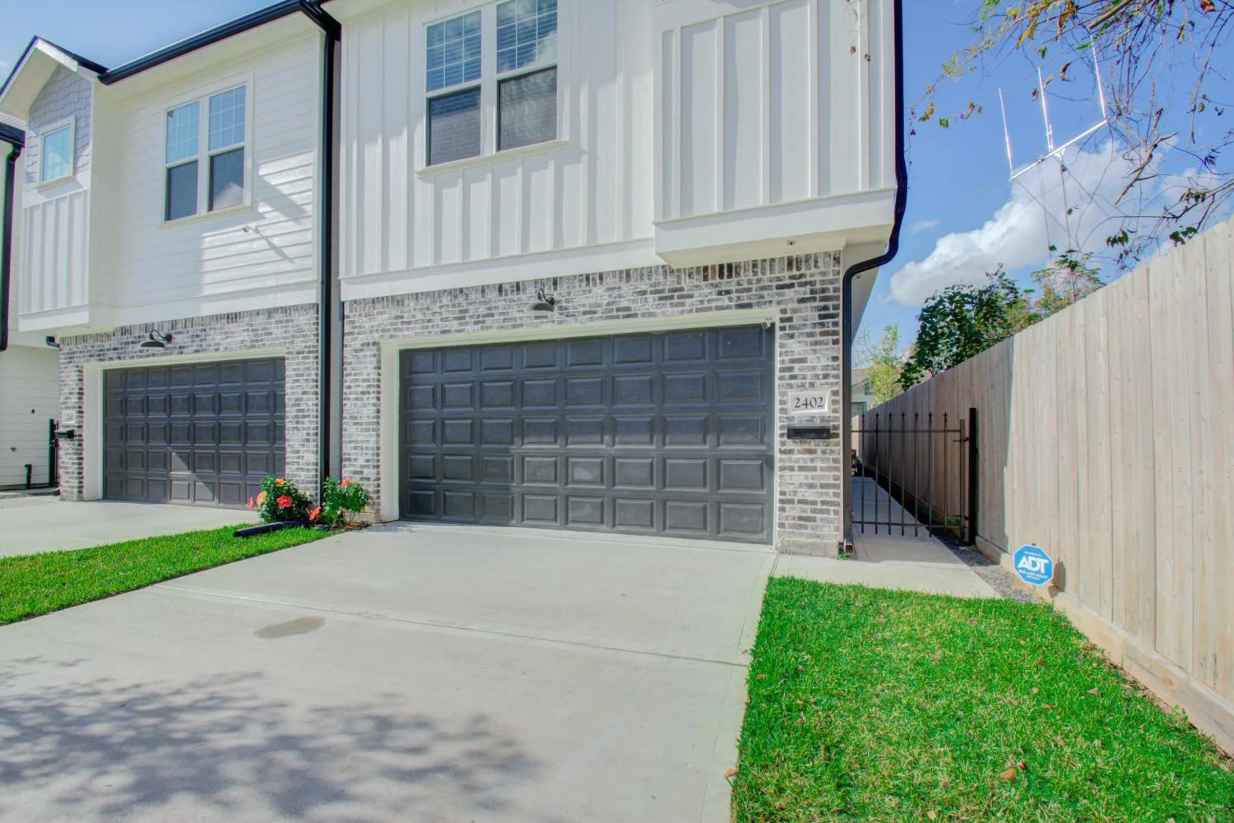 Facade/entrance in Elegant East Downtown House Houston TX