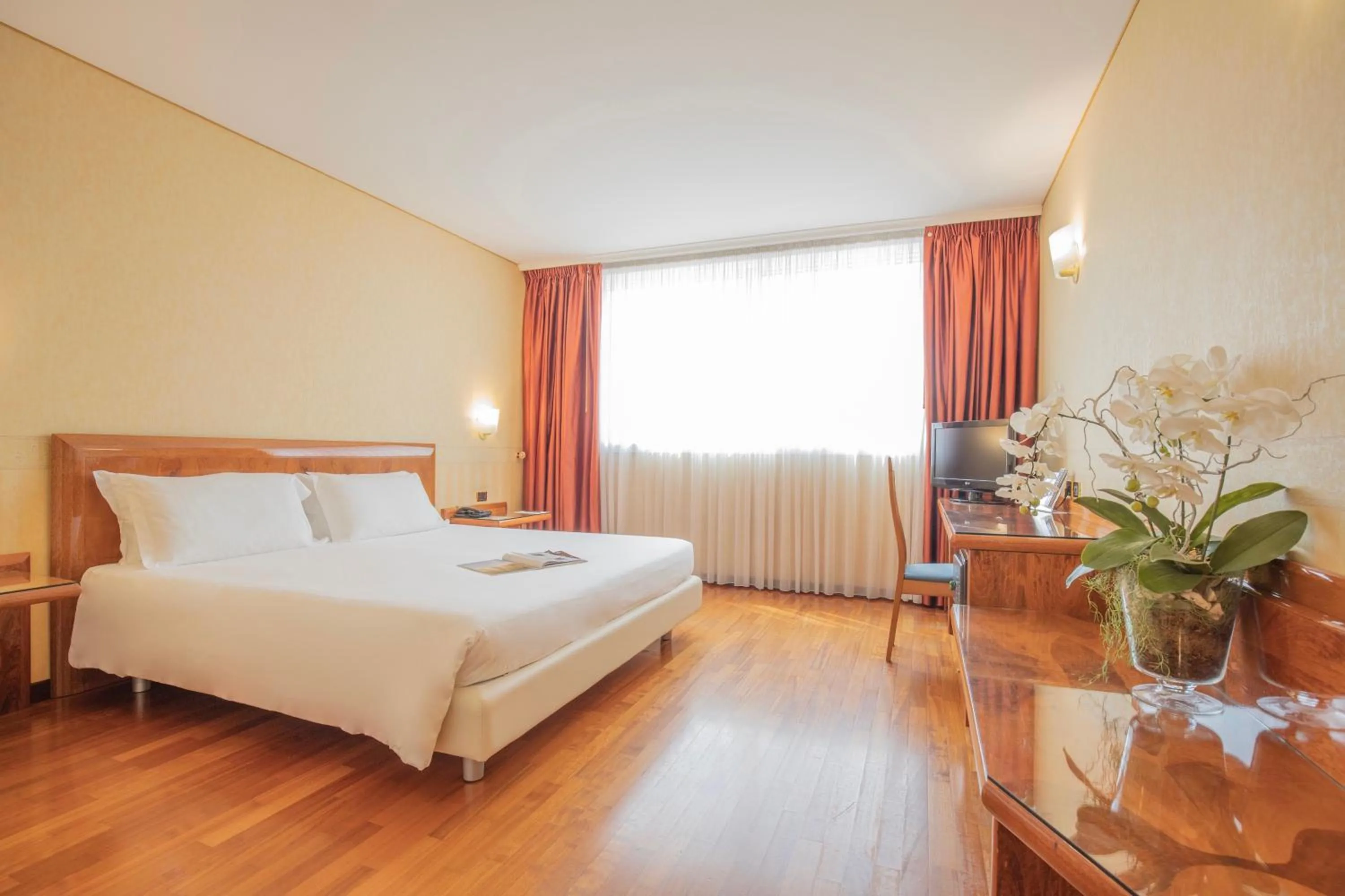 Bed in Montresor Hotel Tower