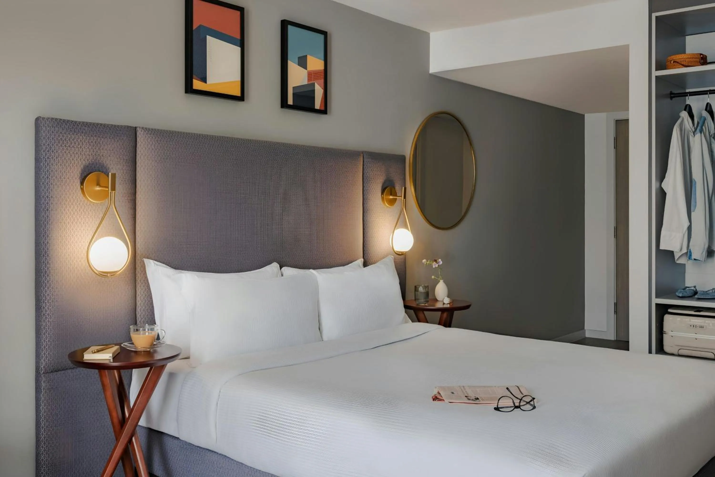 Bedroom, Bed in The Henry Hotel Bayswater, Sonder by Marriott Bonvoy