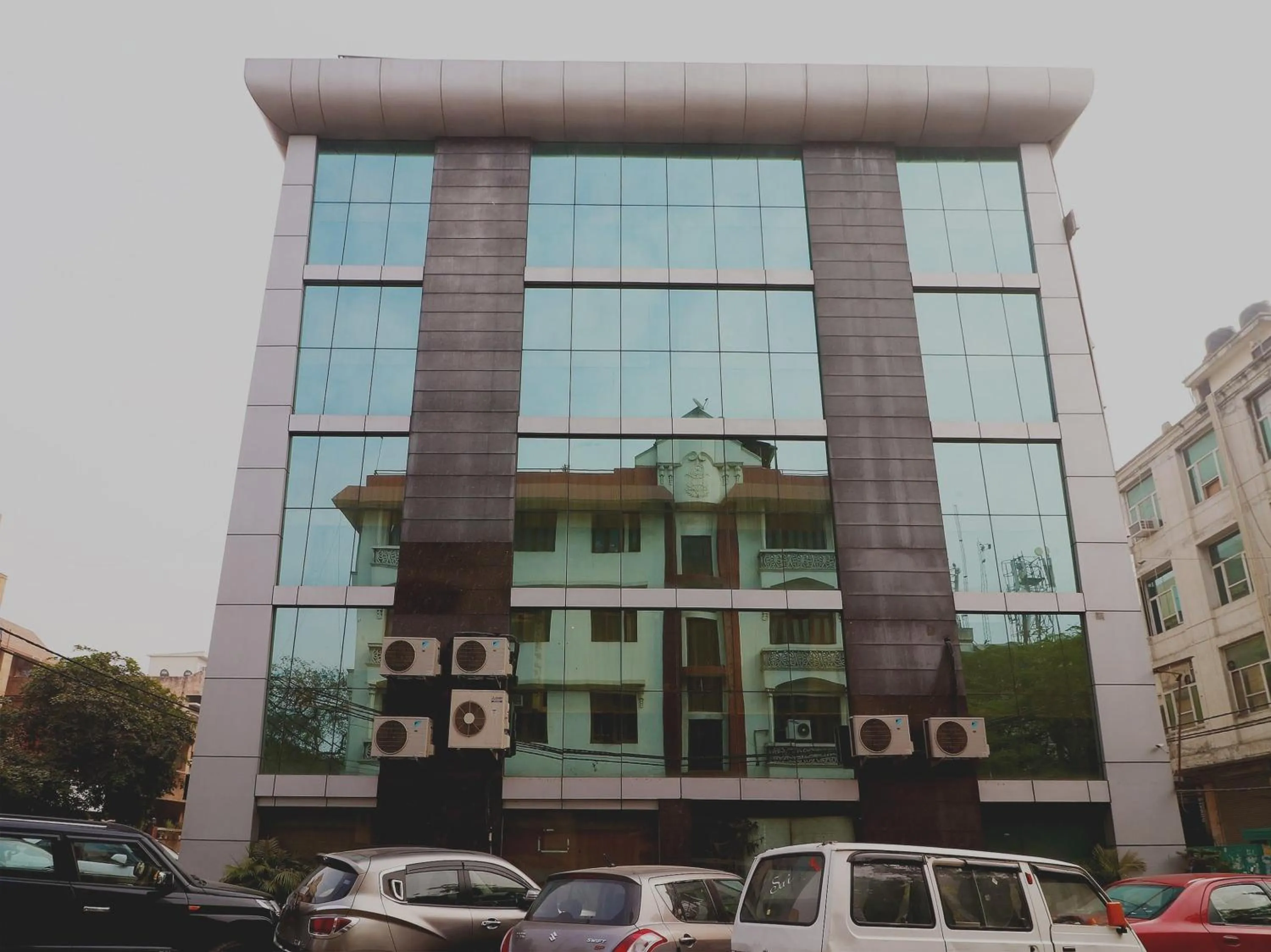 Facade/entrance in Collection O Ramhan