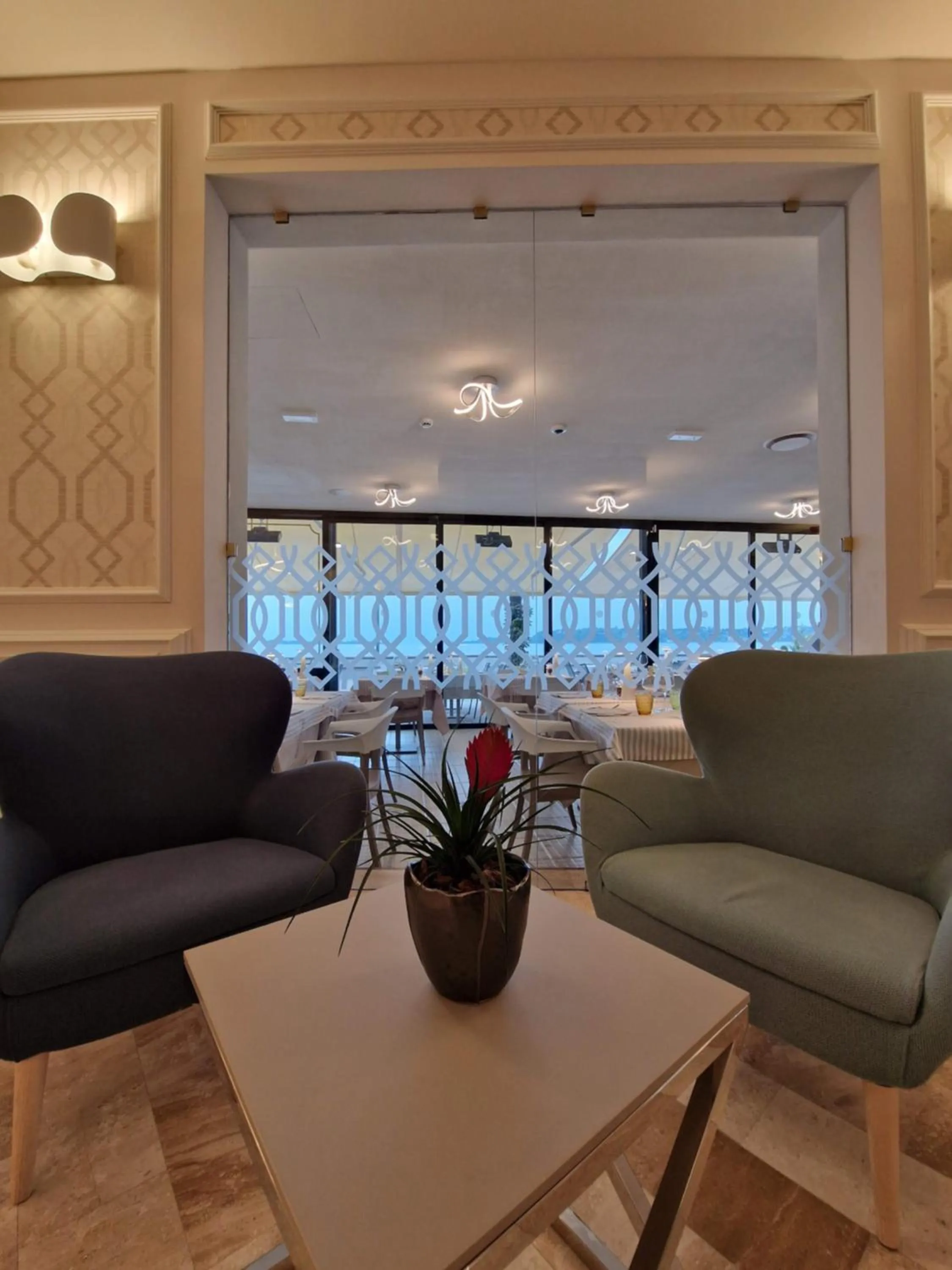 Lobby or reception in Hotel Du Lac Gardone Riviera