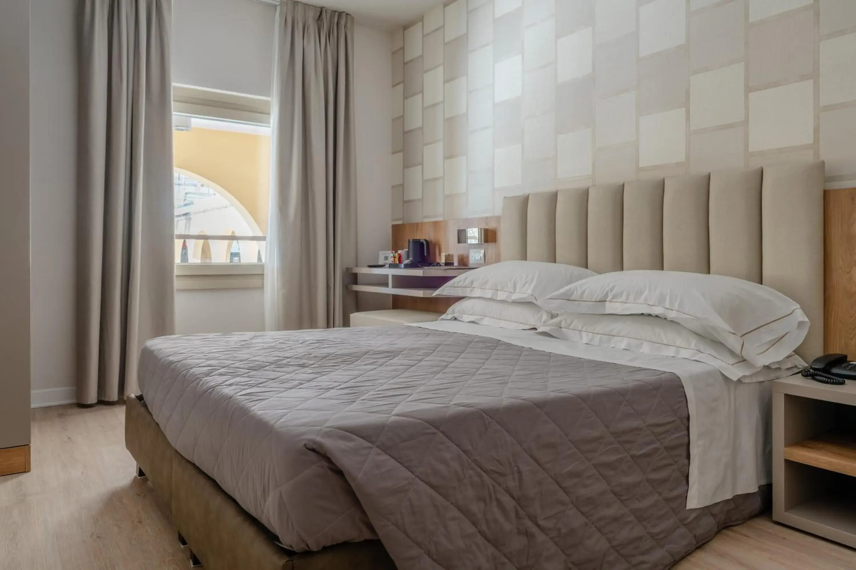 Standard Double or Twin Room in Hotel Du Lac Gardone Riviera Standard Double or Twin Room in Hotel Du Lac Gardone Riviera