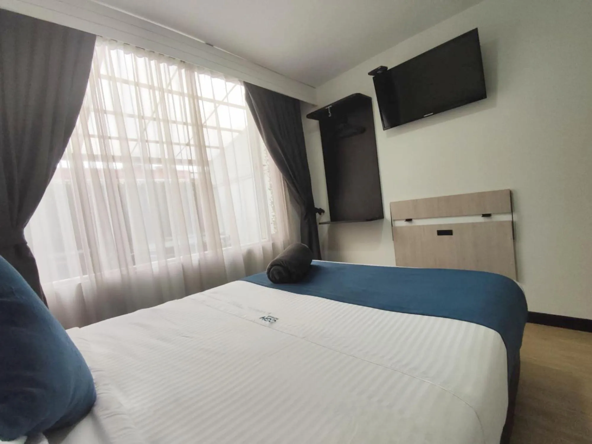 Bed in Hotel CGH Bogota Airport