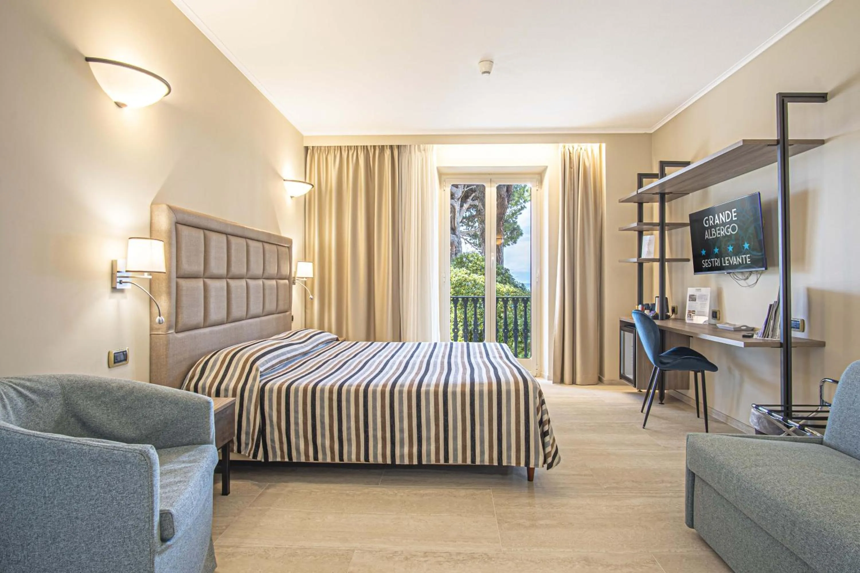 Junior Suite with Sea View in Grande Albergo