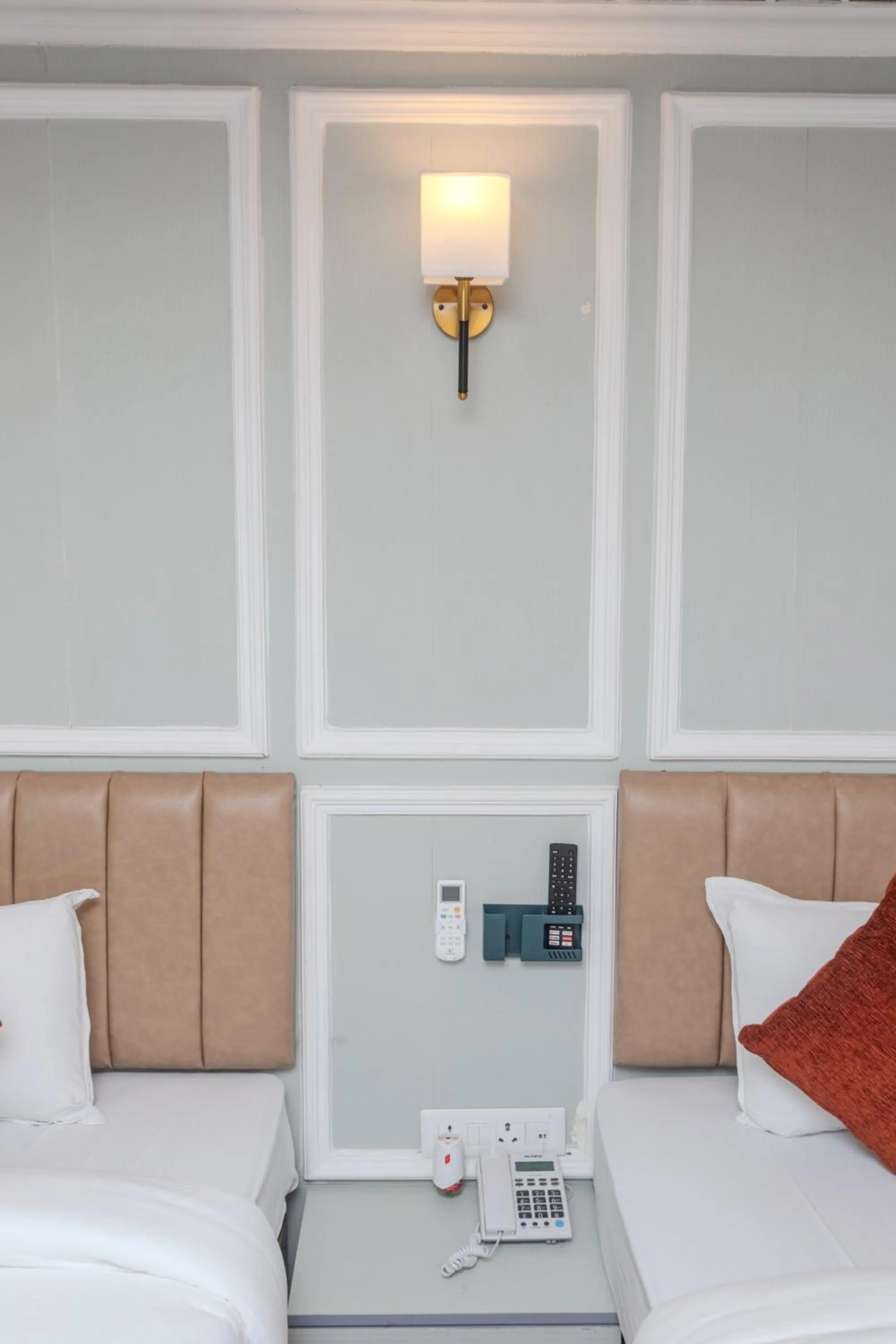 Bedroom, Bed in Hotel Airport Deepshree