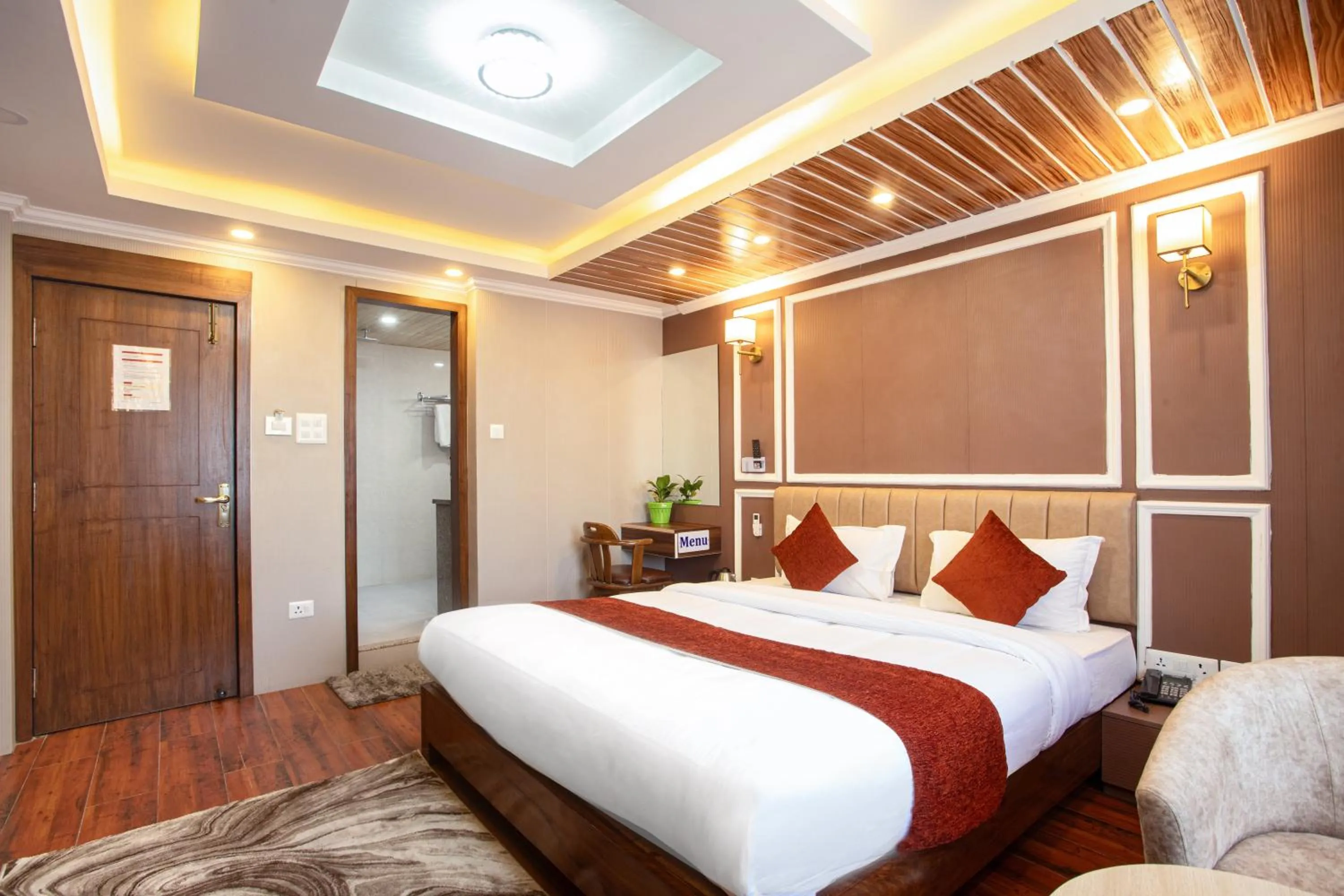 Bedroom, Bed in Hotel Airport Deepshree